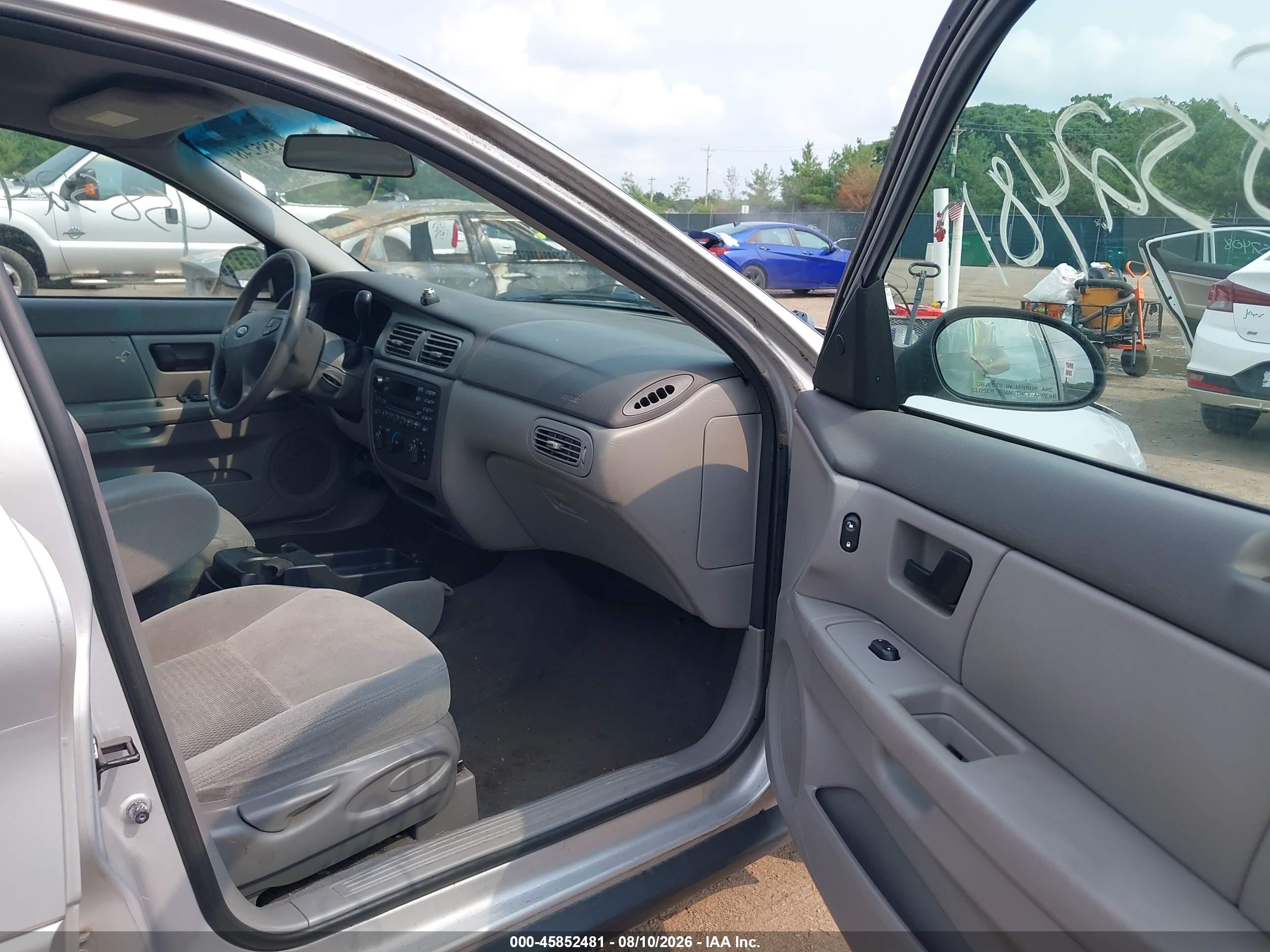 2003 Ford Taurus Ses Серебряный vin: 1FAFP55263G178879