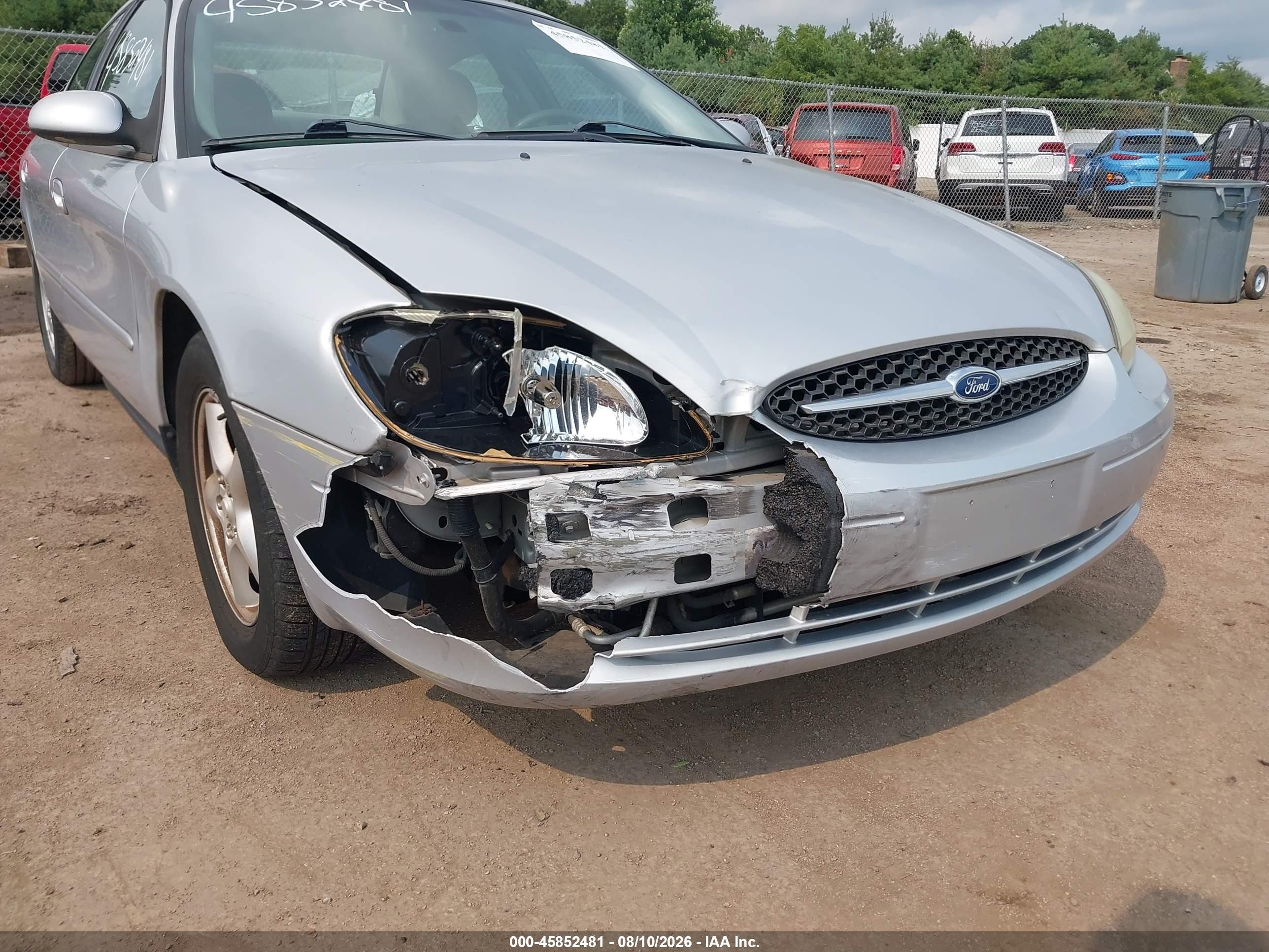 2003 Ford Taurus Ses Серебряный vin: 1FAFP55263G178879