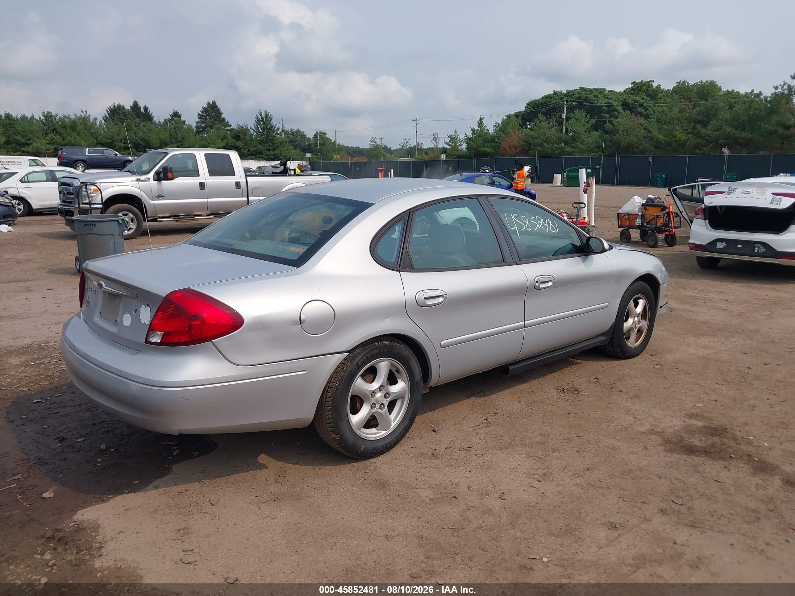 2003 Ford Taurus Ses Серебряный vin: 1FAFP55263G178879