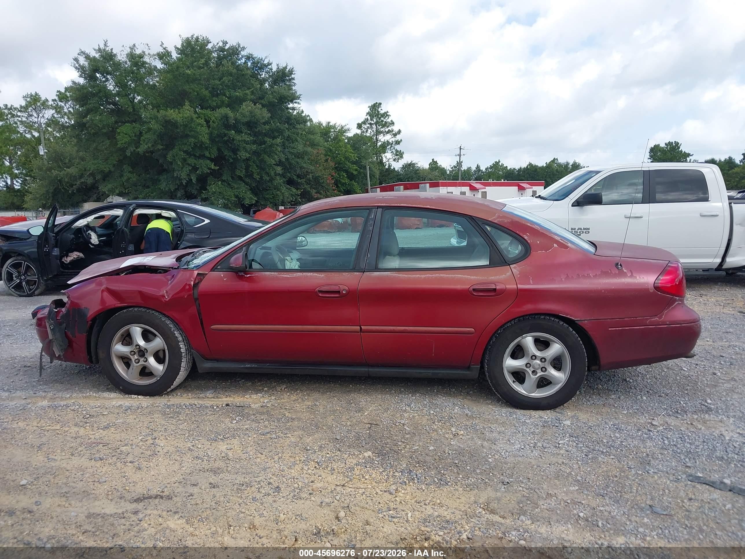 2003 Ford Taurus Ses Red vin: 1FAFP55283G192864