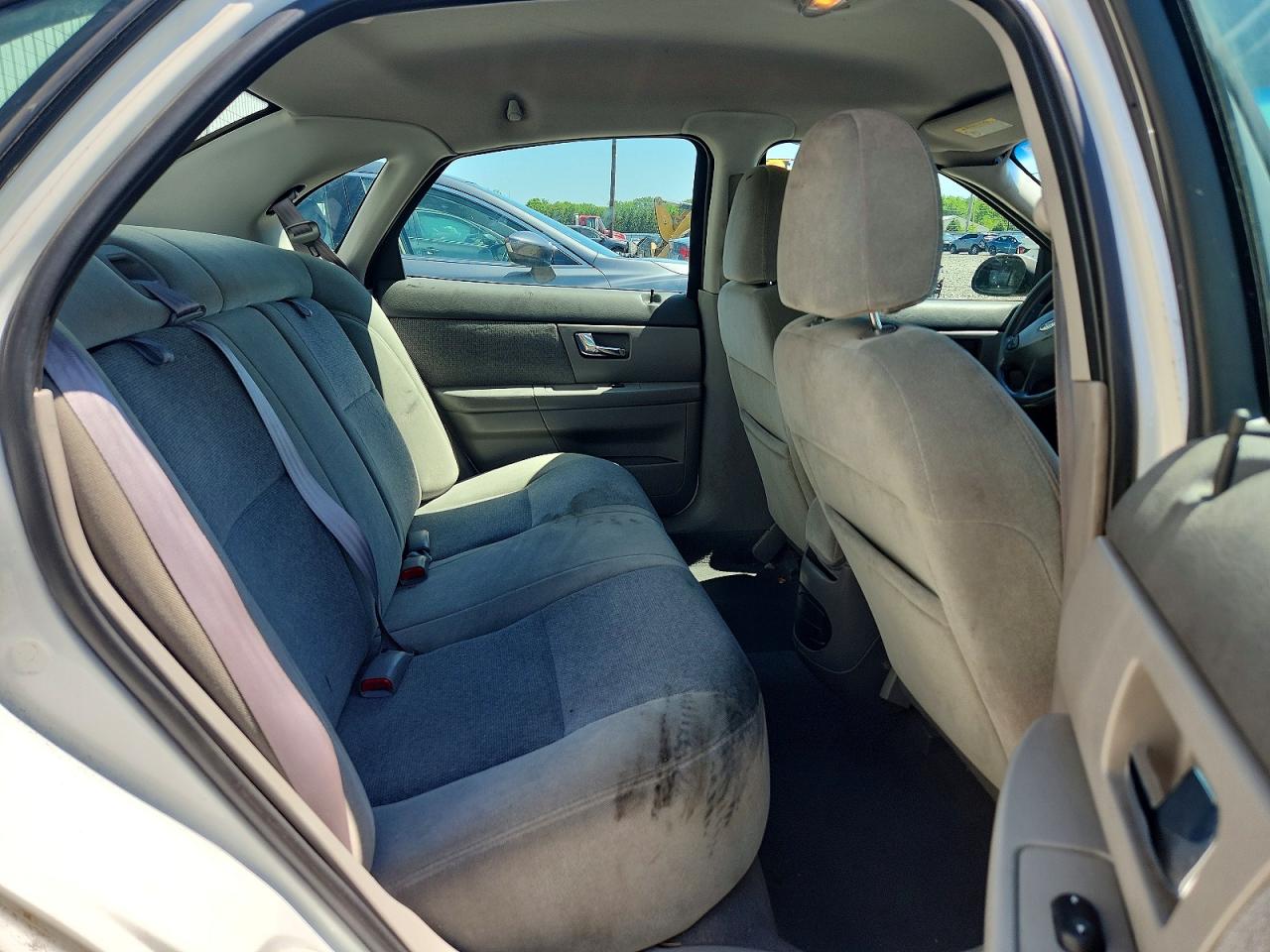 2000 Ford Taurus Ses White vin: 1FAFP5528YG140741
