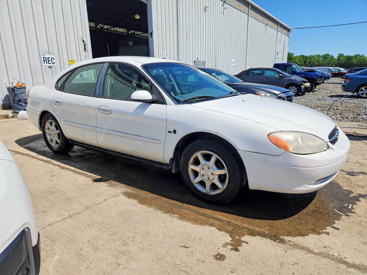 2000 Ford Taurus Ses White vin: 1FAFP5528YG140741