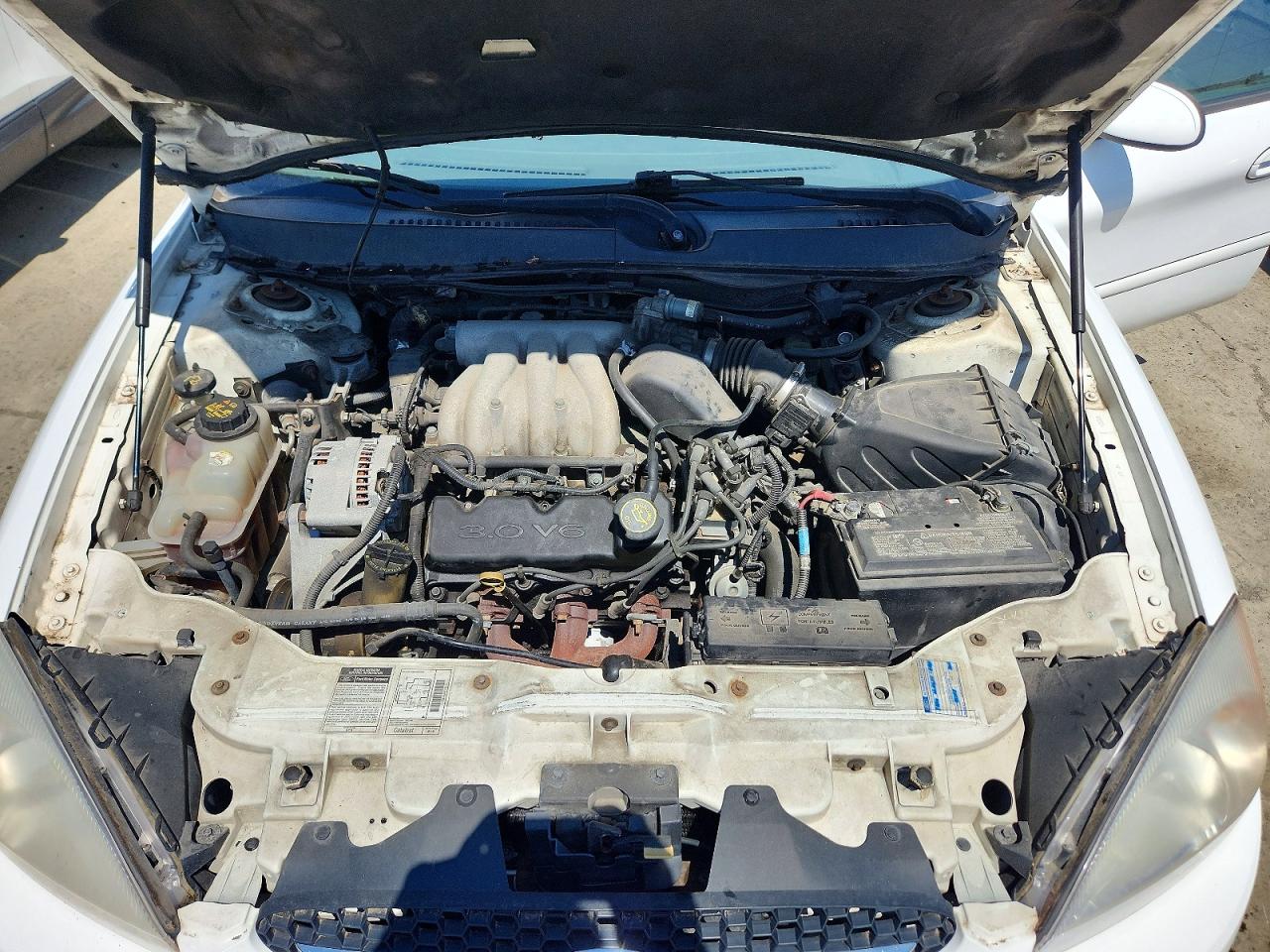 2000 Ford Taurus Ses White vin: 1FAFP5528YG140741