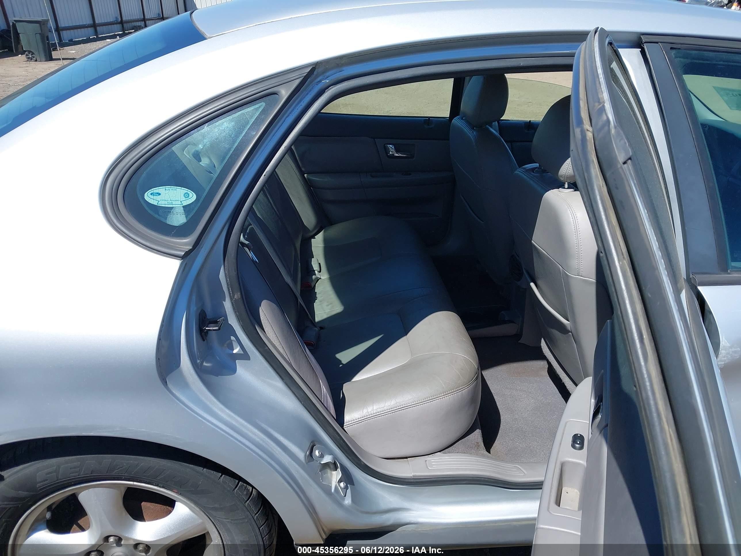 2002 Ford Taurus Ses Silver vin: 1FAFP552X2G236877