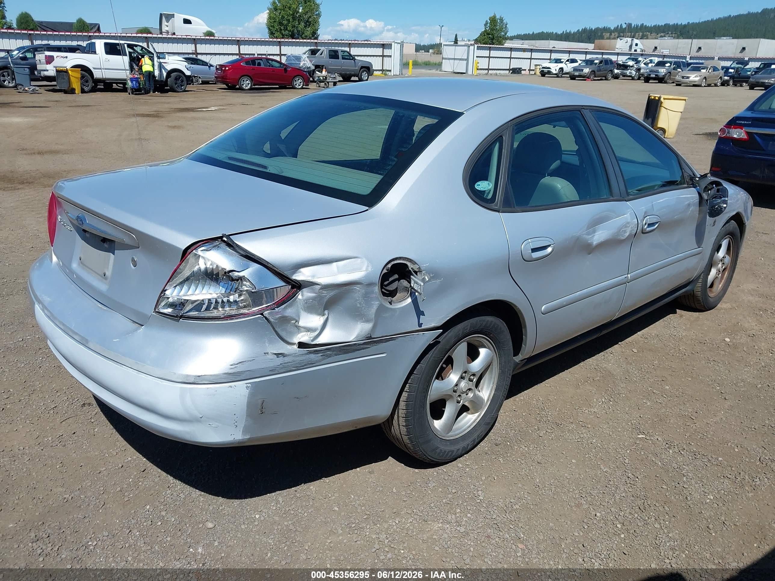 2002 Ford Taurus Ses Silver vin: 1FAFP552X2G236877