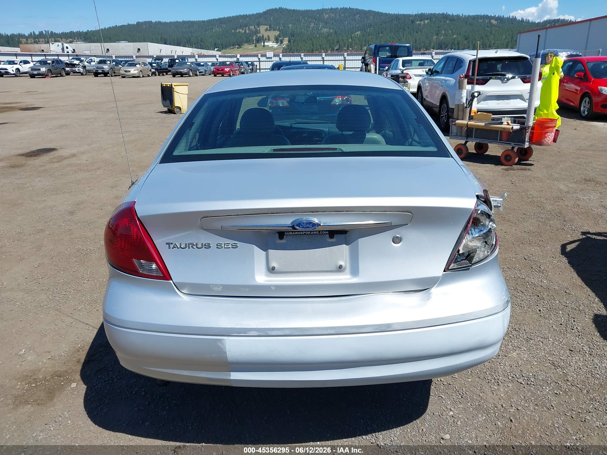 2002 Ford Taurus Ses Silver vin: 1FAFP552X2G236877