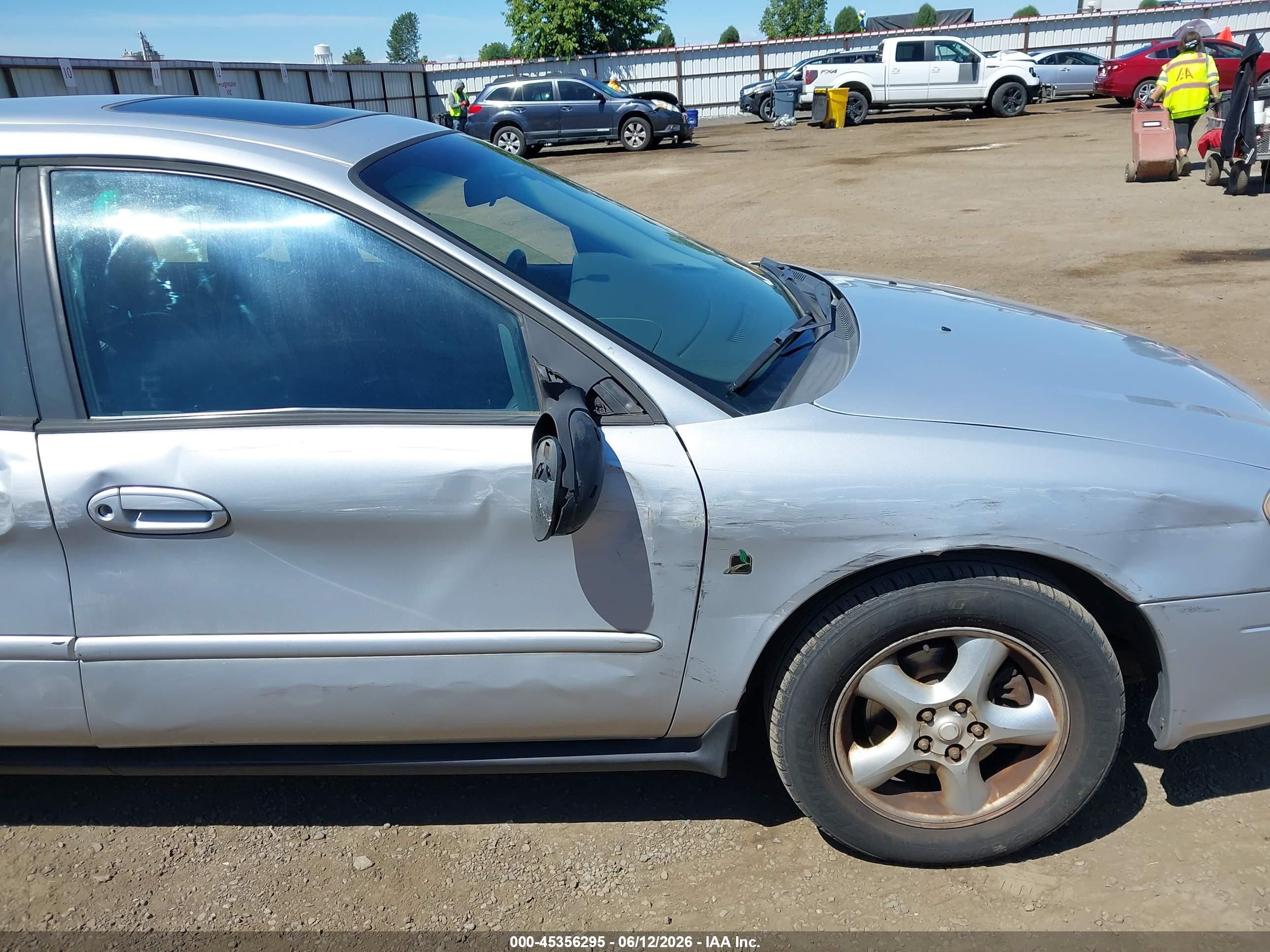 2002 Ford Taurus Ses Silver vin: 1FAFP552X2G236877