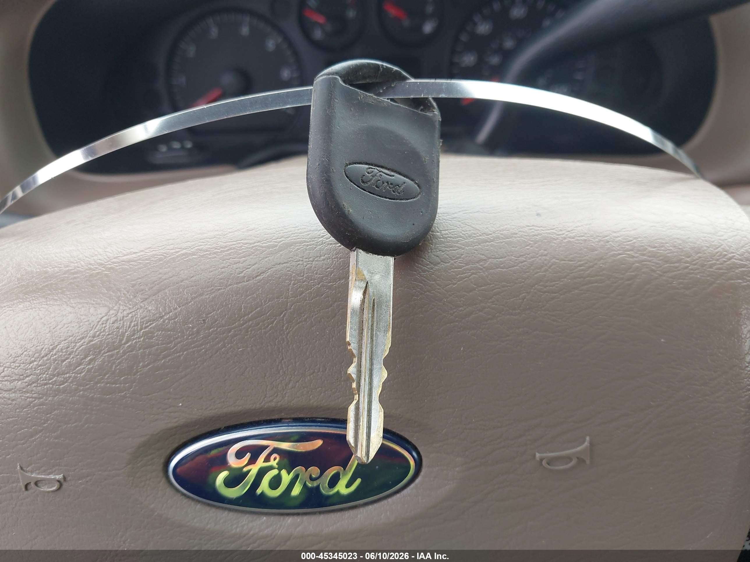2004 Ford Taurus Ses Silver vin: 1FAFP55S04A188134