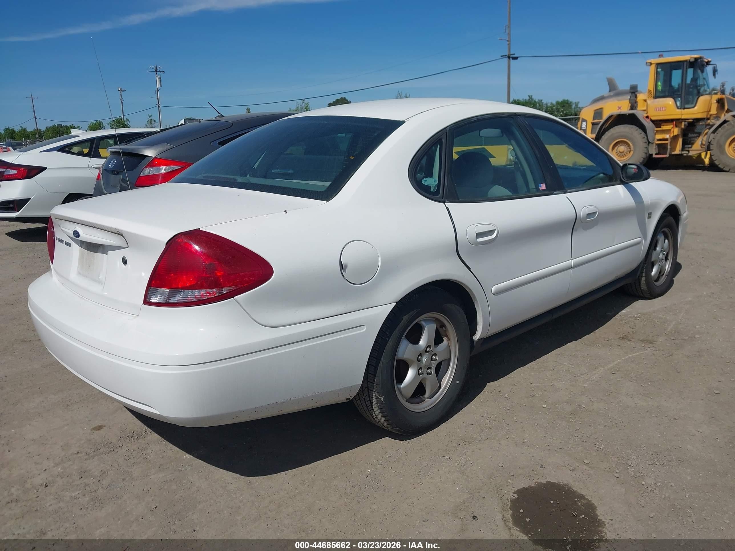 2004 Ford Taurus Ses White vin: 1FAFP55S04G182315
