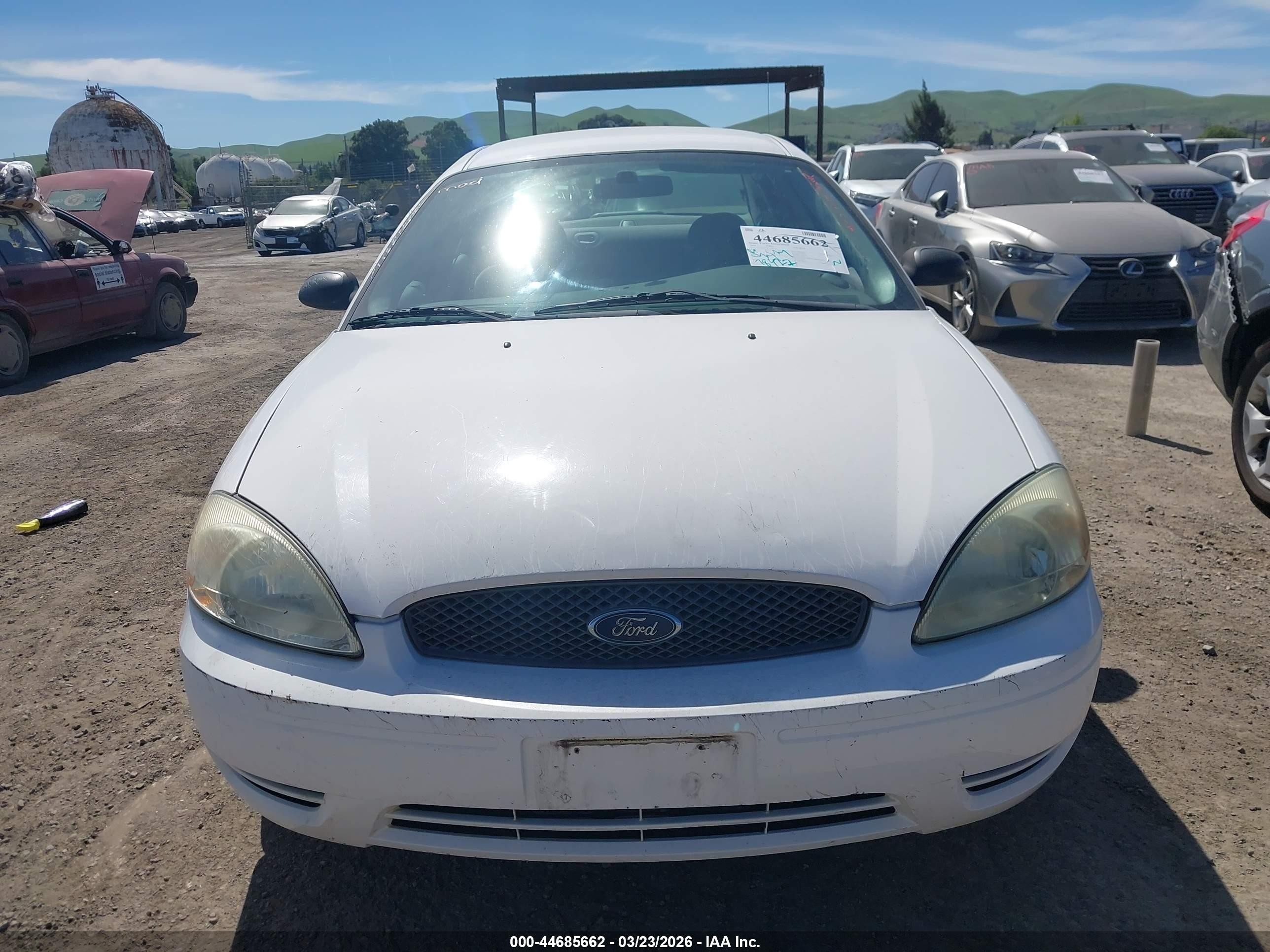 2004 Ford Taurus Ses White vin: 1FAFP55S04G182315