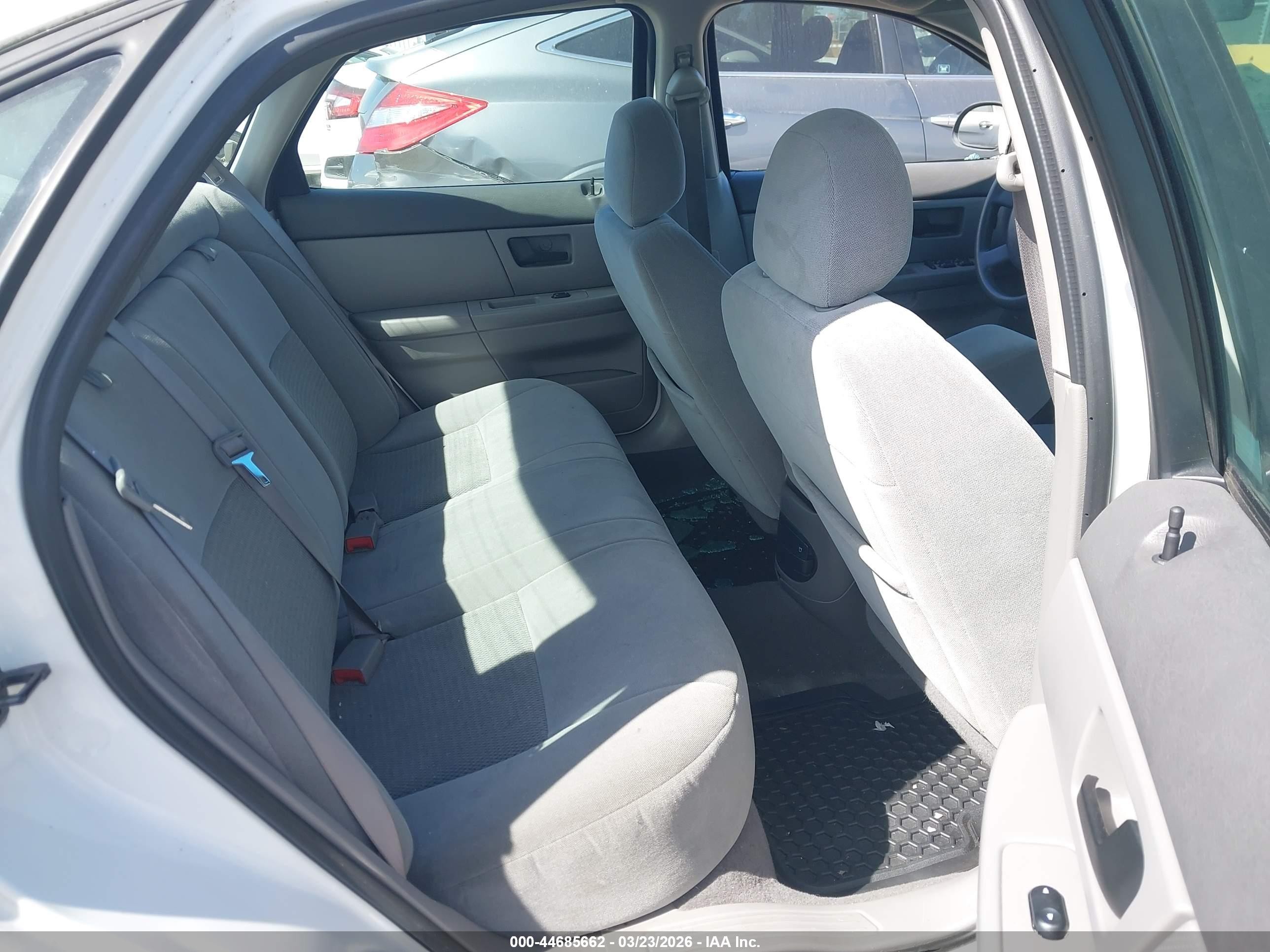 2004 Ford Taurus Ses White vin: 1FAFP55S04G182315