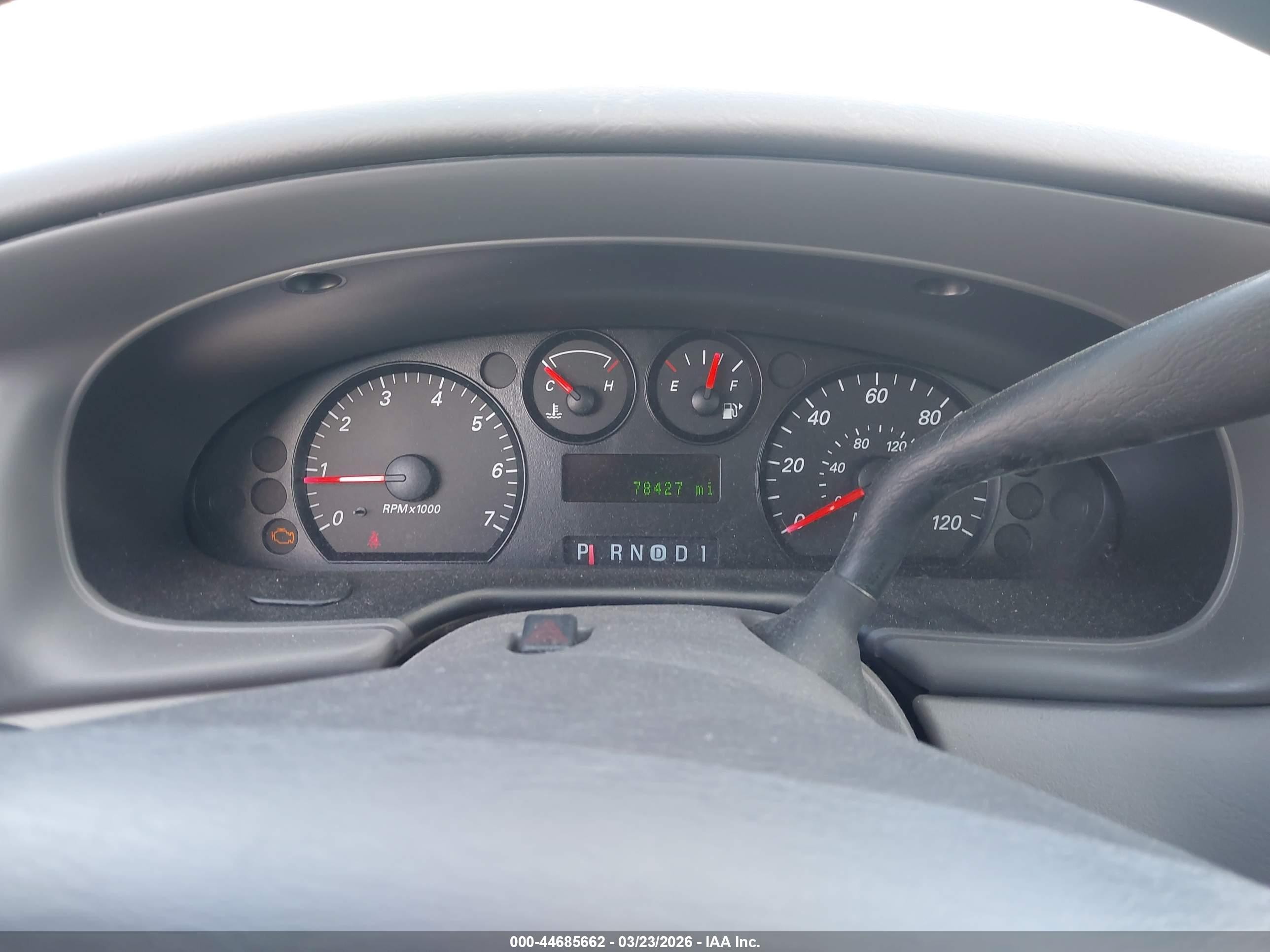 2004 Ford Taurus Ses White vin: 1FAFP55S04G182315