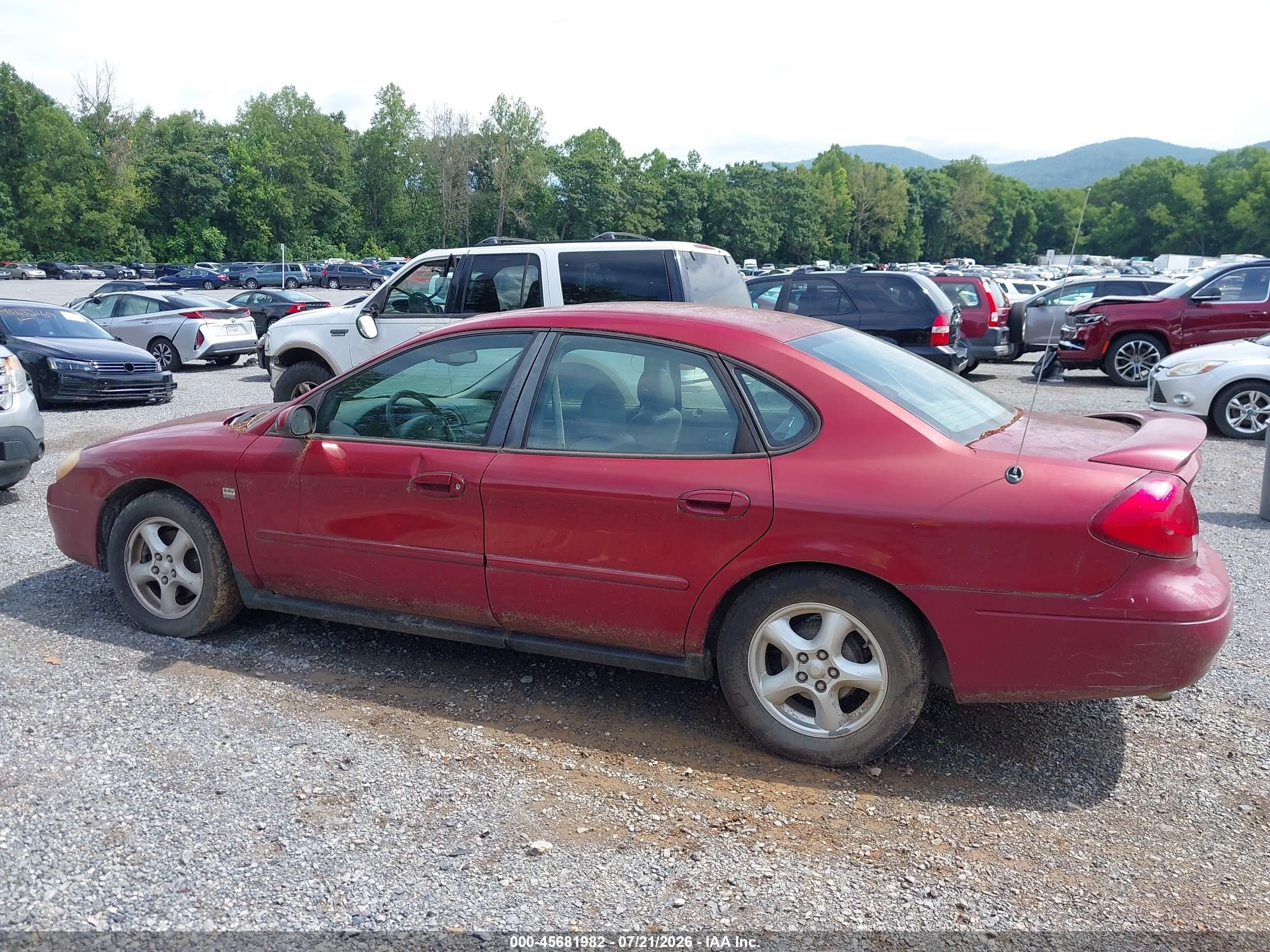 2003 Ford Taurus Ses Красный vin: 1FAFP55S13A113425