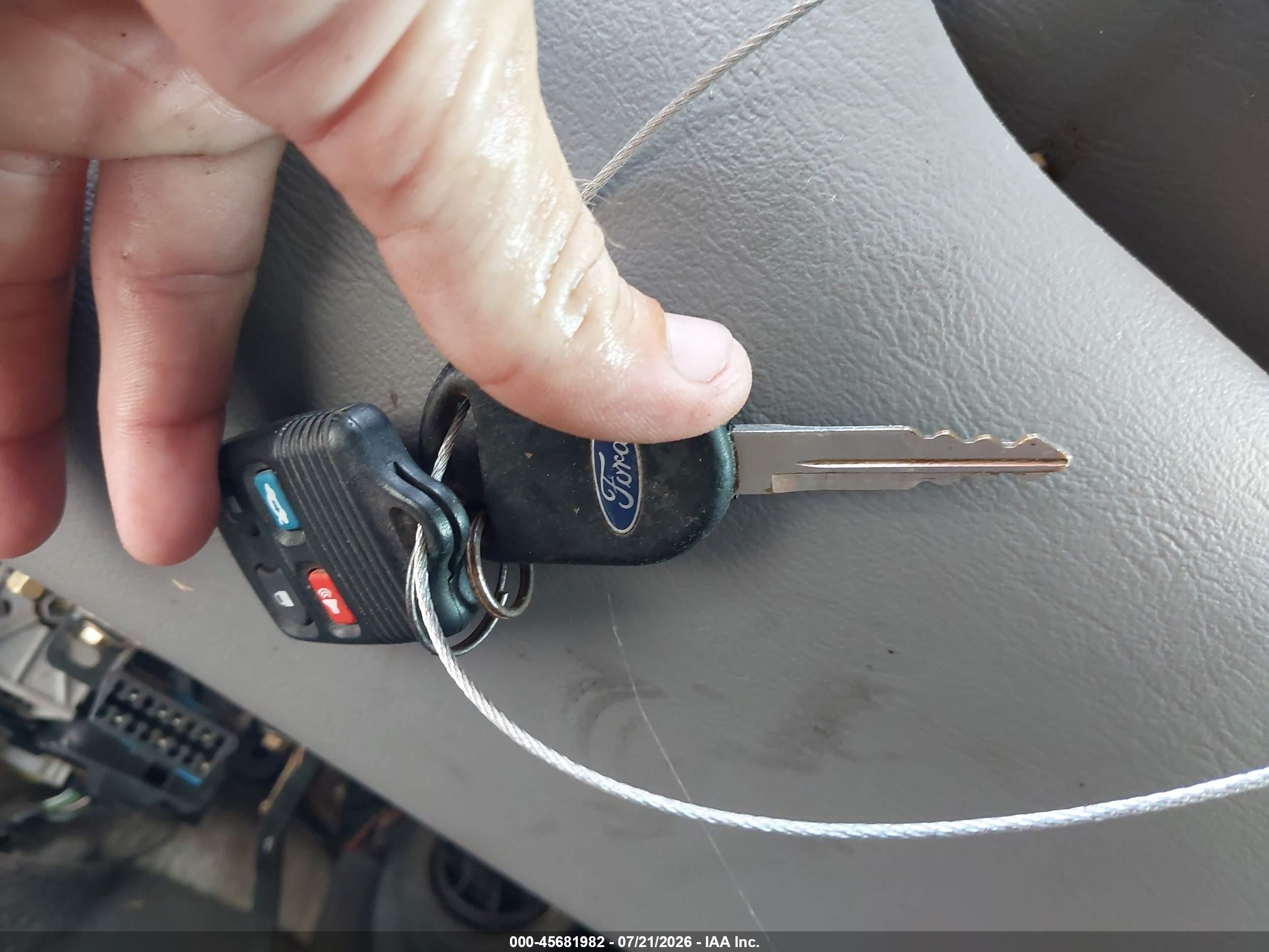 2003 Ford Taurus Ses Красный vin: 1FAFP55S13A113425