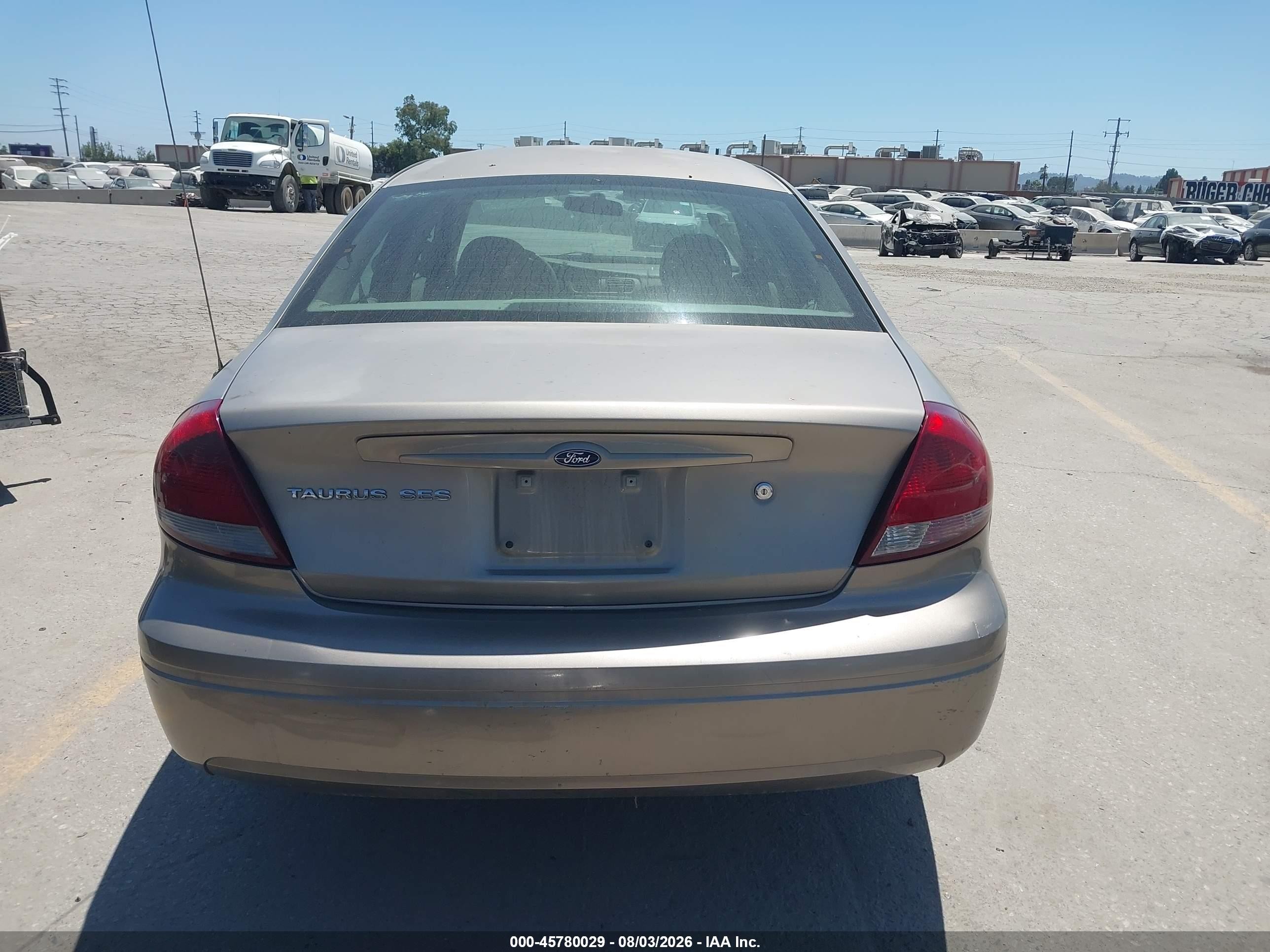 2004 Ford Taurus Ses Beige vin: 1FAFP55S14G182288
