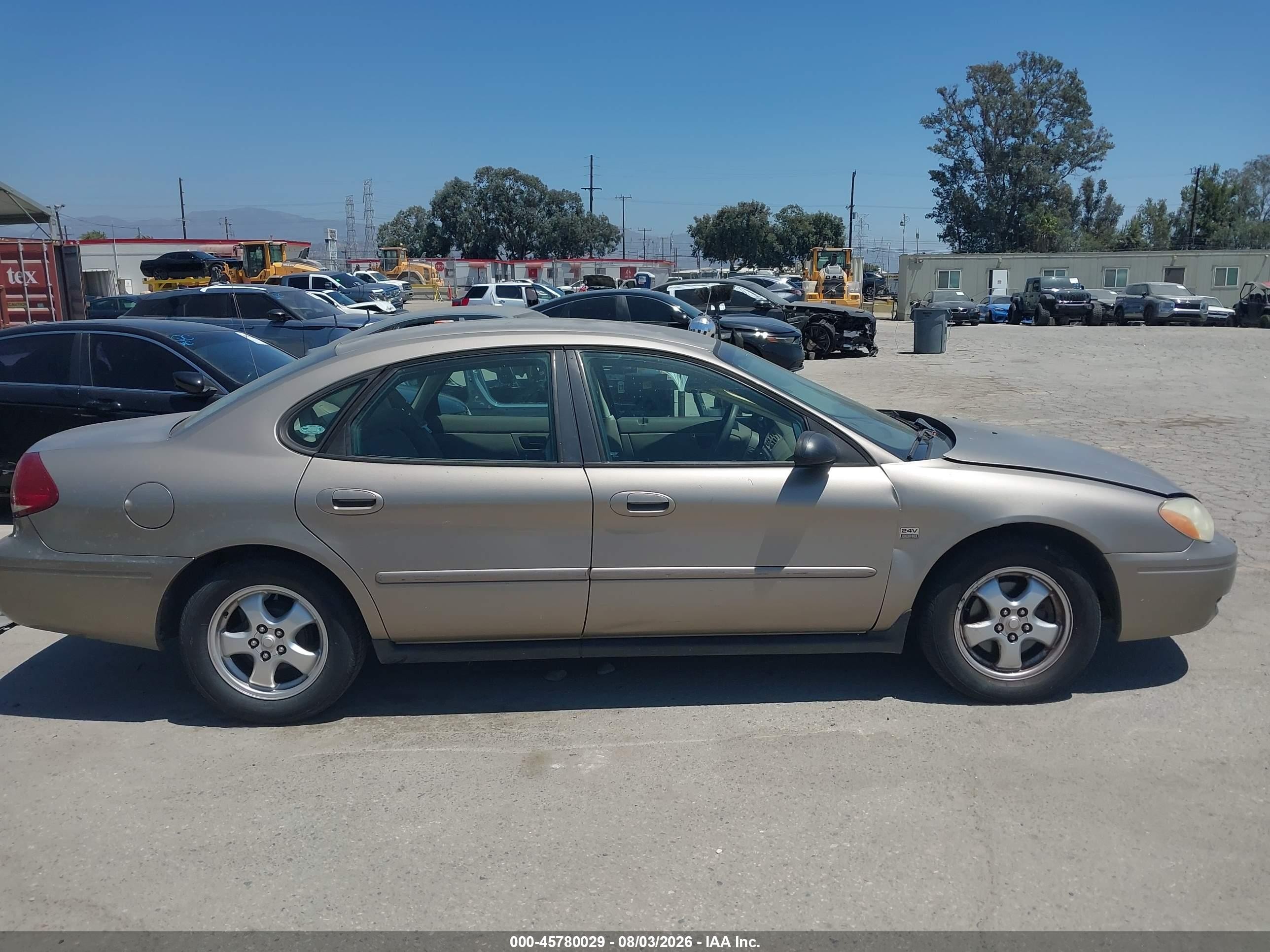 2004 Ford Taurus Ses Beige vin: 1FAFP55S14G182288