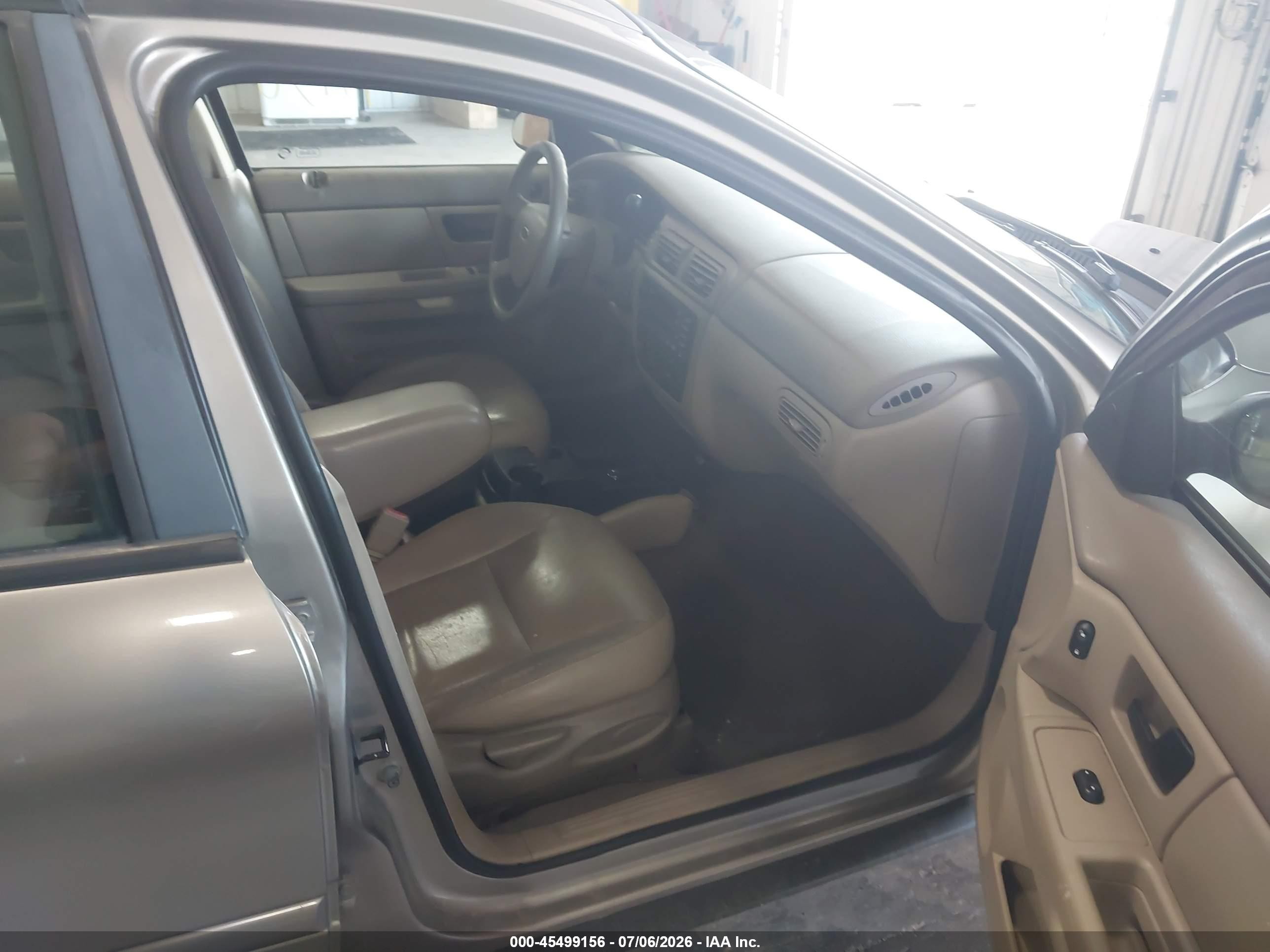 2004 Ford Taurus Ses Gold vin: 1FAFP55S24G185250