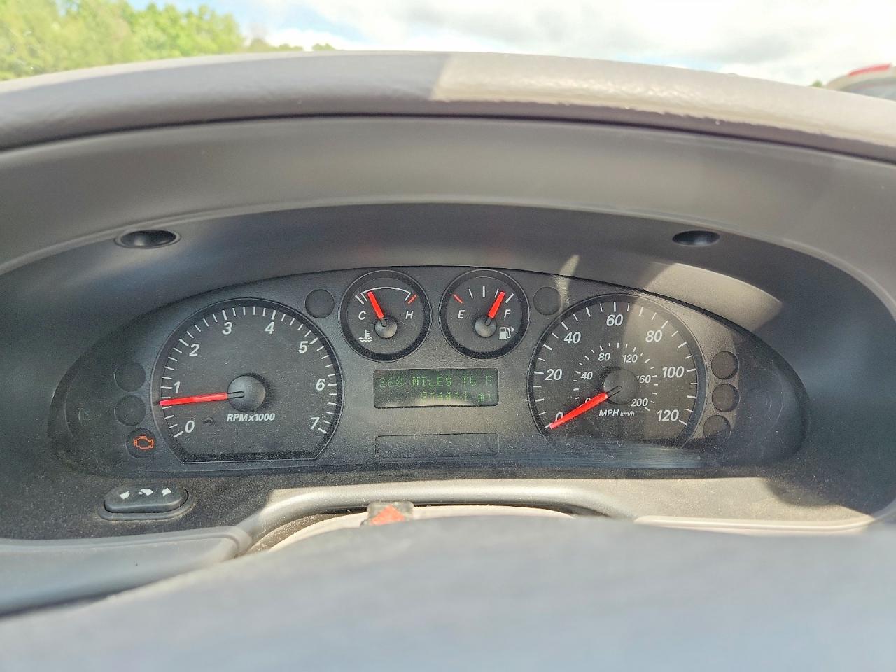 2004 Ford Taurus Ses Red vin: 1FAFP55S54A179817