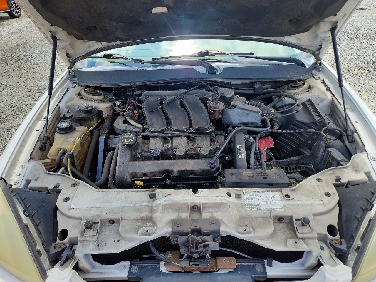 2004 Ford Taurus Ses White vin: 1FAFP55S64A167045