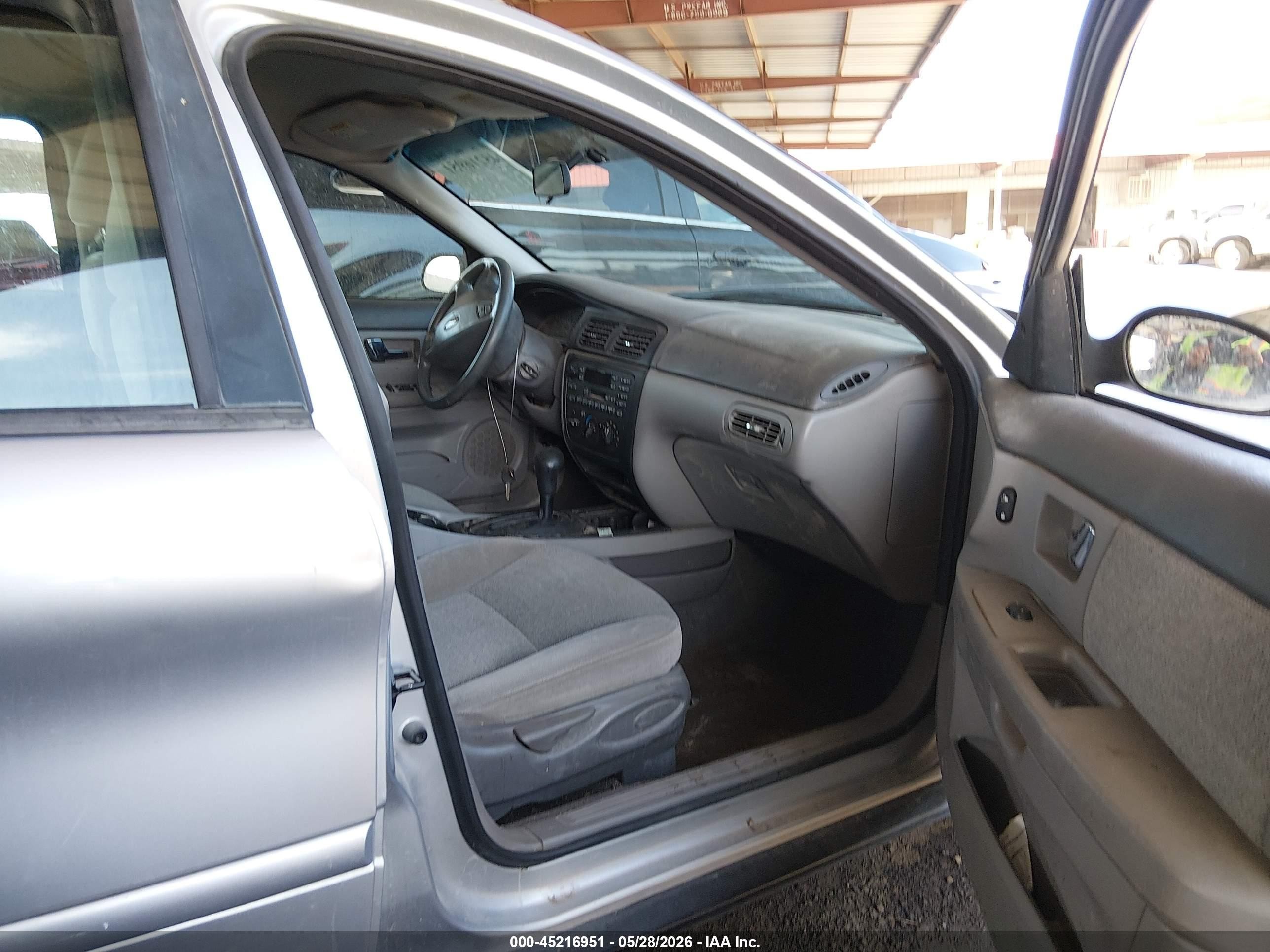 2000 Ford Taurus Ses Silver vin: 1FAFP55S6YA140160