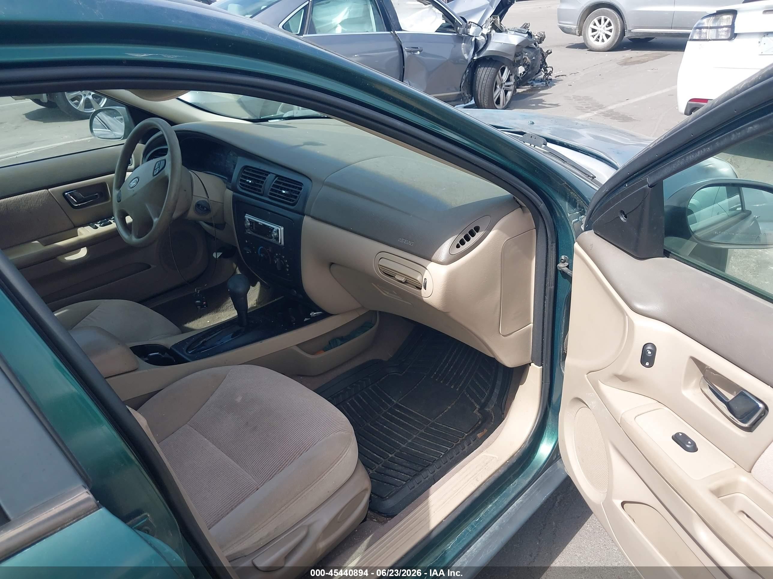 2000 Ford Taurus Ses Green vin: 1FAFP55S7YA187293