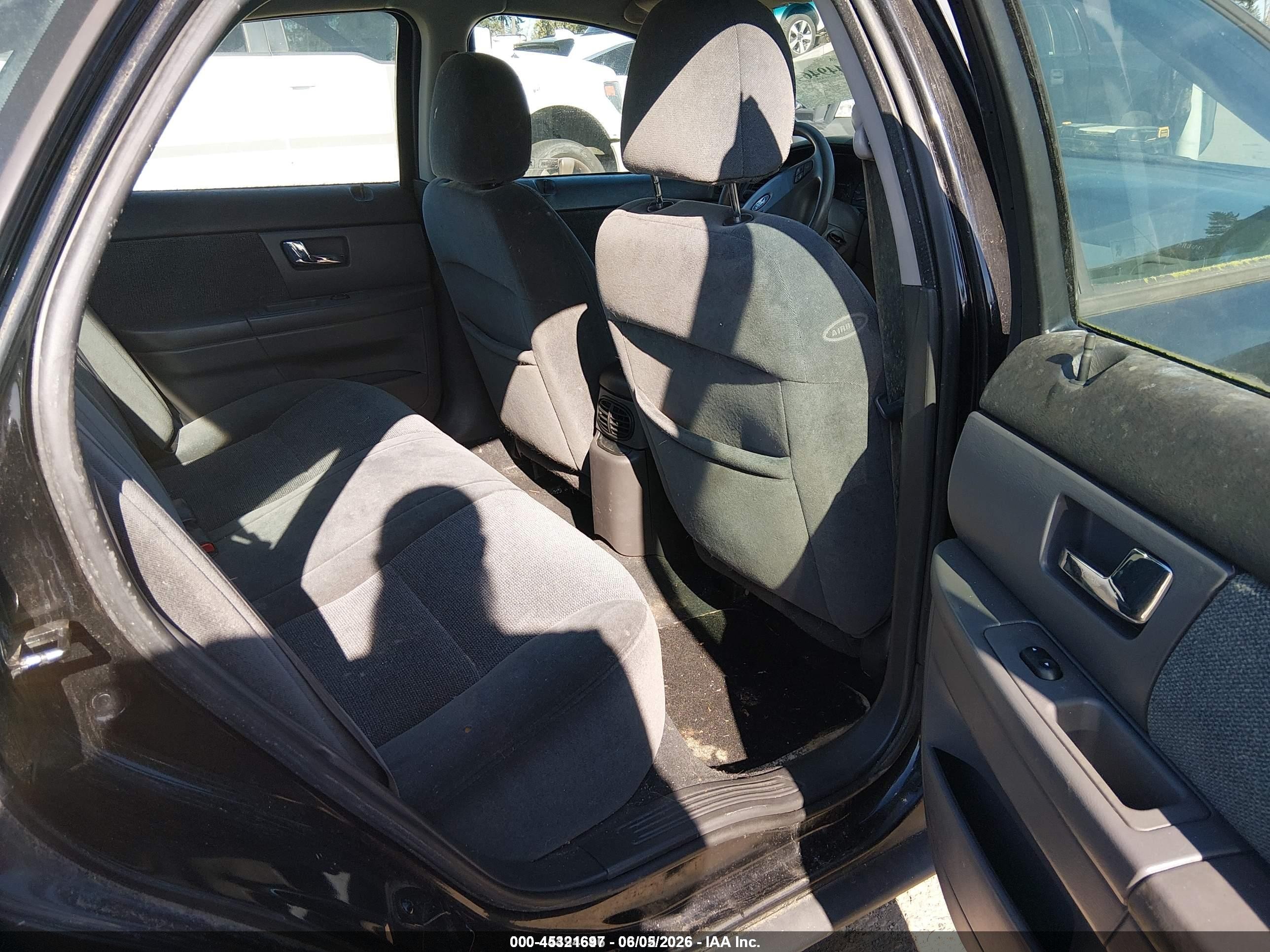 2000 Ford Taurus Ses Black vin: 1FAFP55S7YG246372