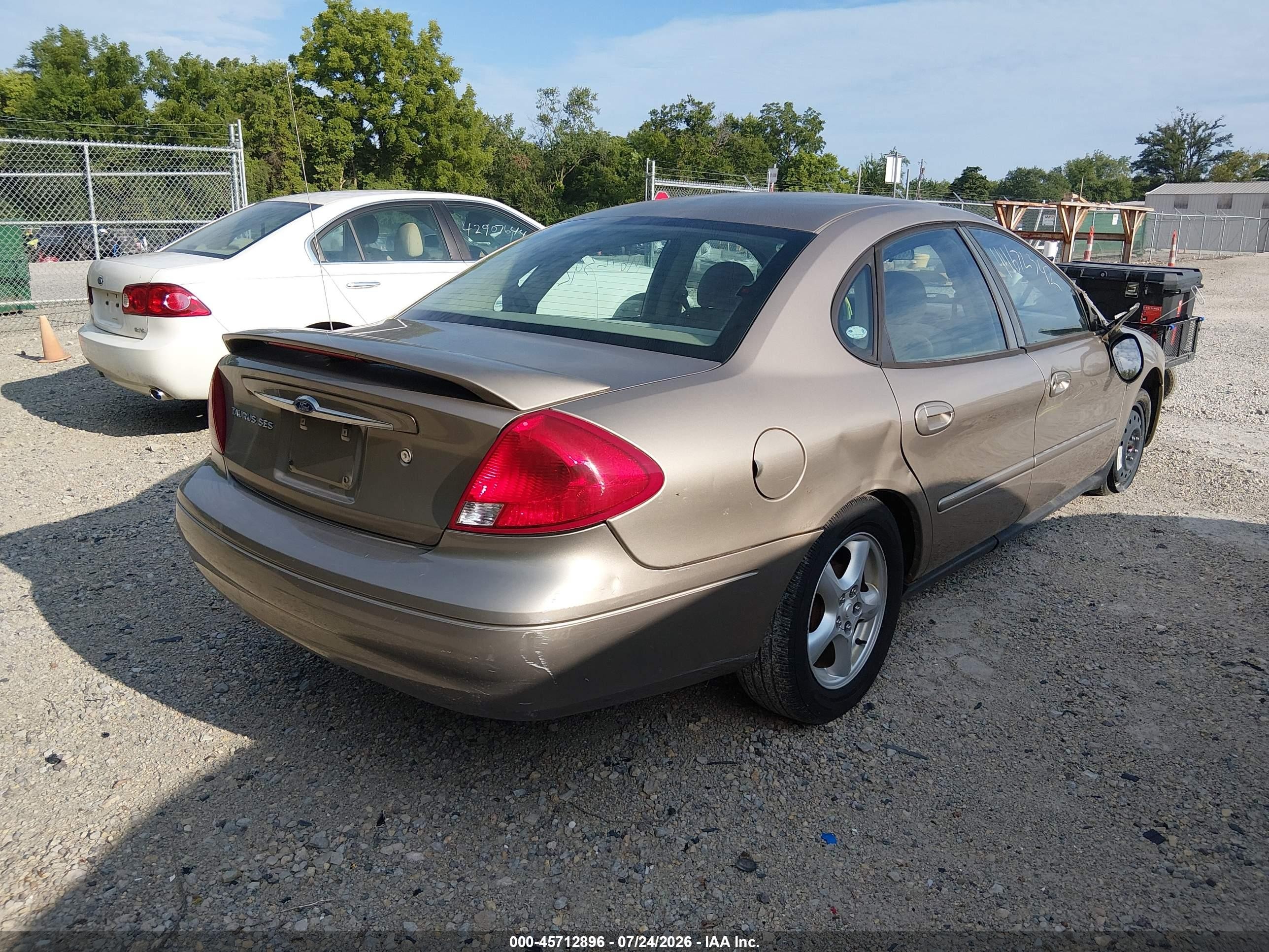 2002 Ford Taurus Ses Золотой vin: 1FAFP55S82G120142
