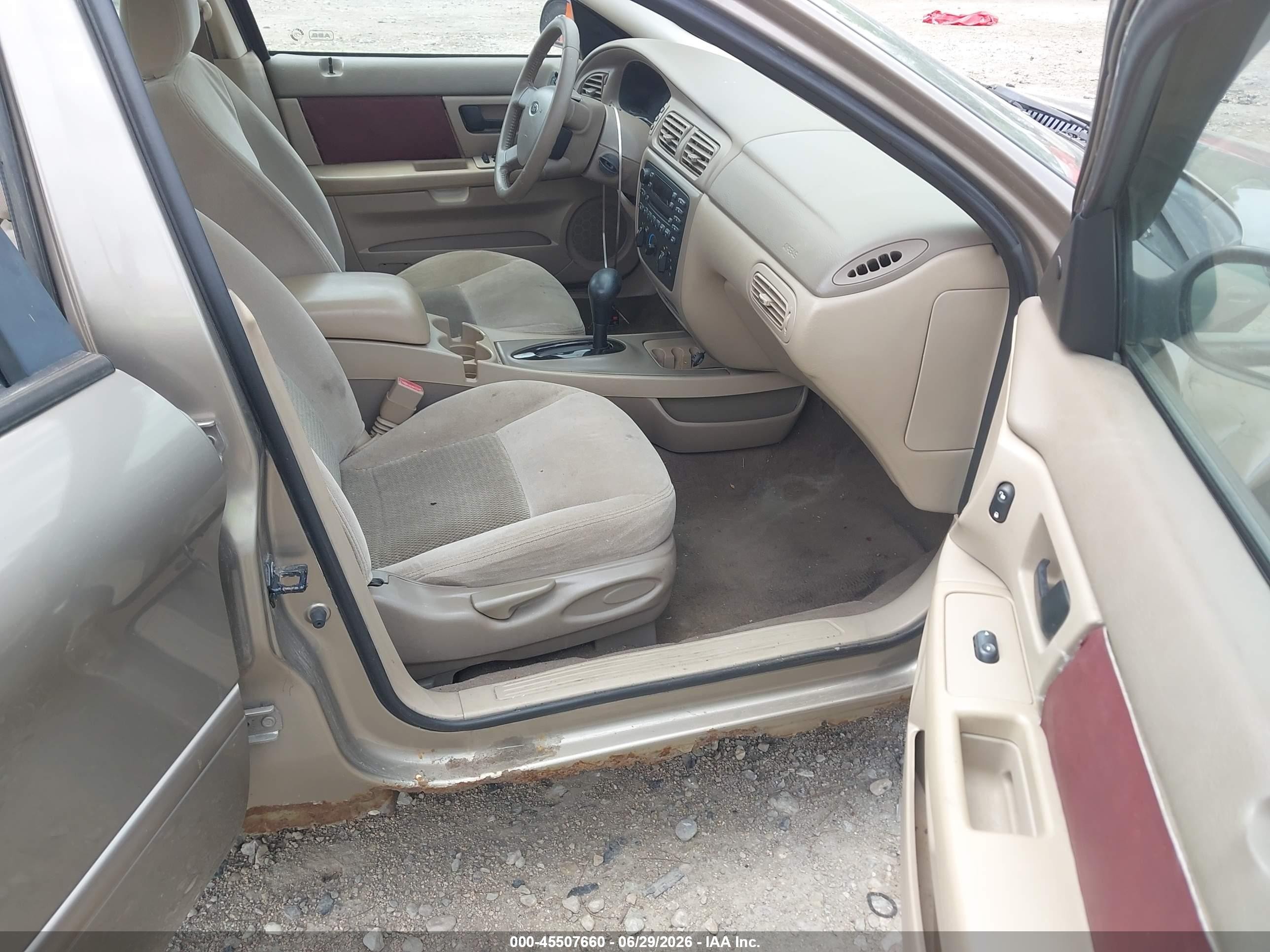 2004 Ford Taurus Ses Tan vin: 1FAFP55S84G135999