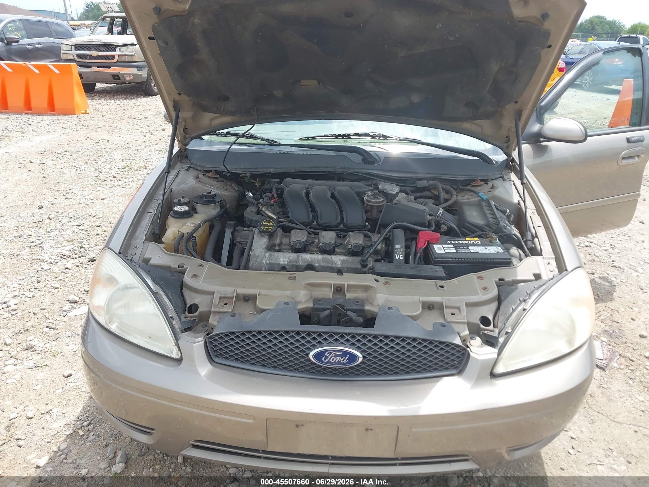 2004 Ford Taurus Ses Tan vin: 1FAFP55S84G135999