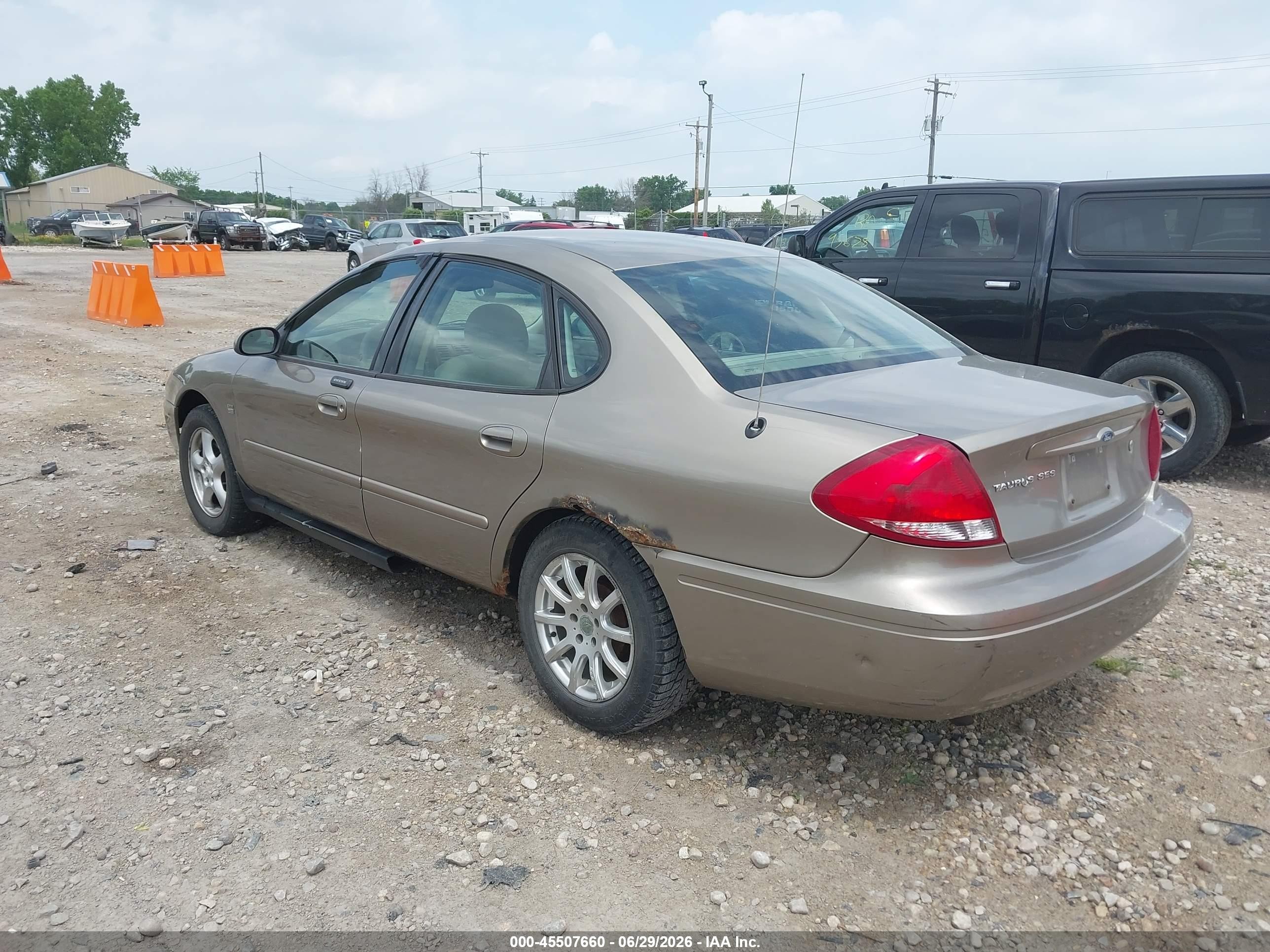 2004 Ford Taurus Ses Tan vin: 1FAFP55S84G135999