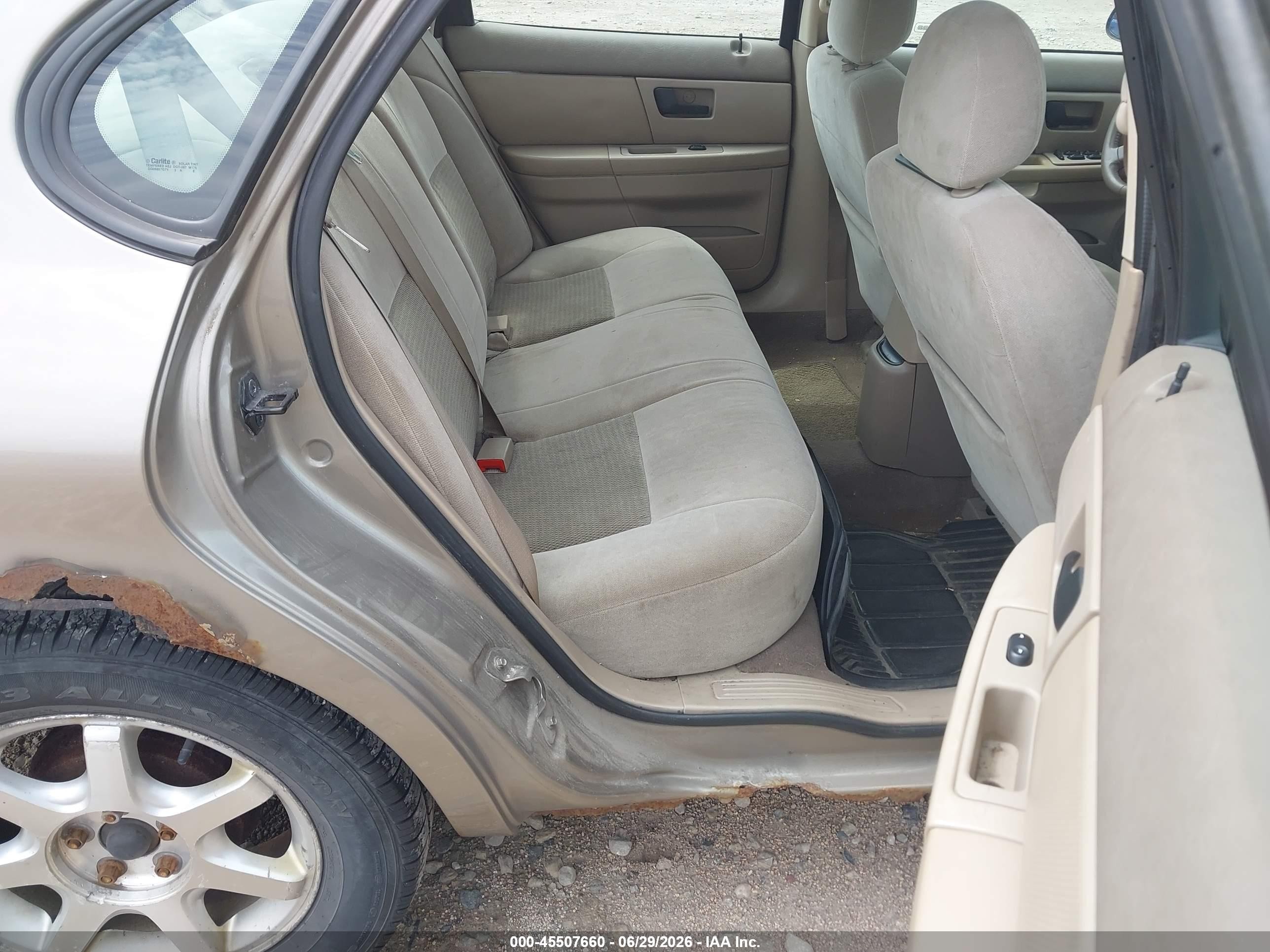 2004 Ford Taurus Ses Tan vin: 1FAFP55S84G135999