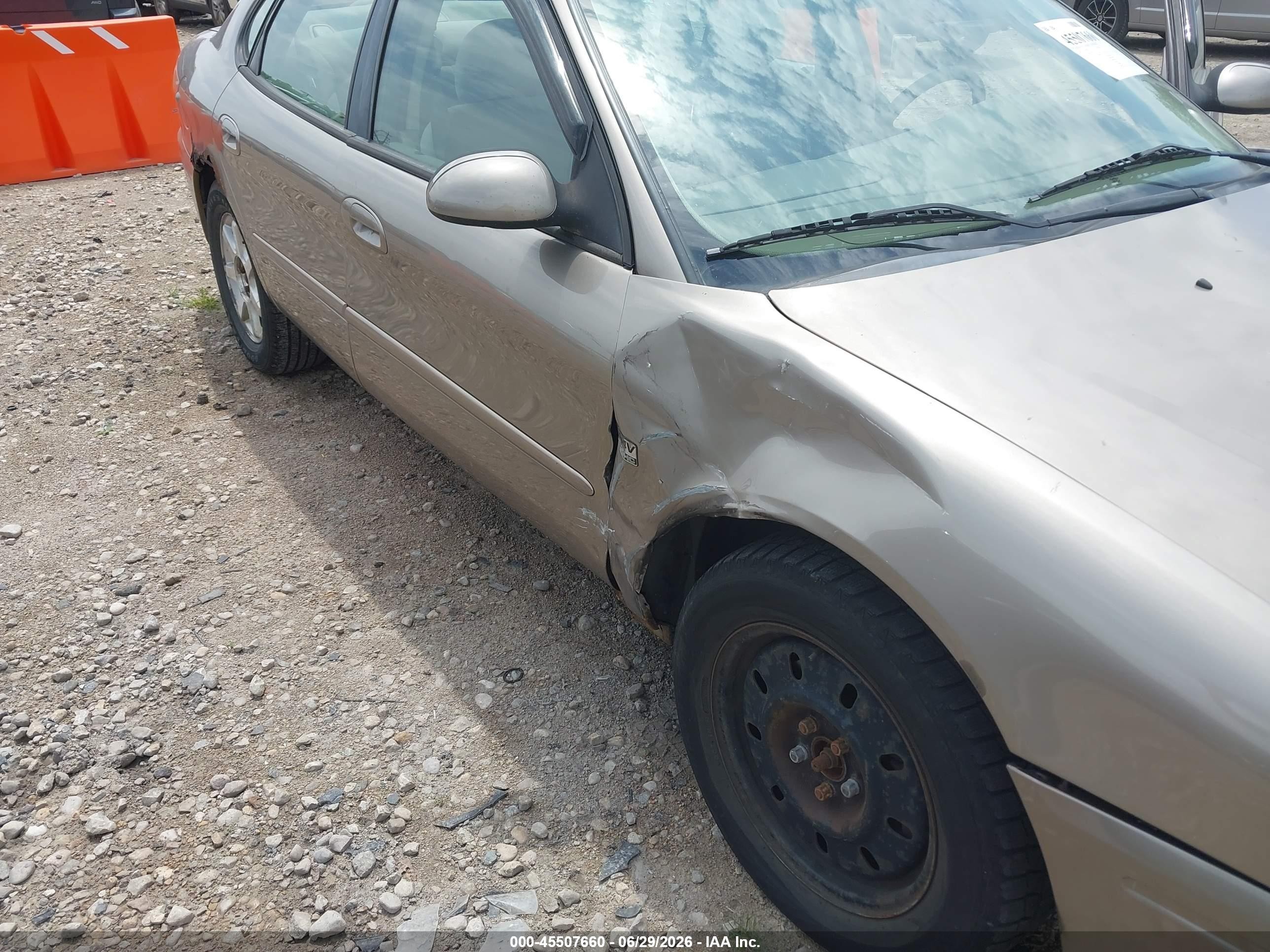 2004 Ford Taurus Ses Tan vin: 1FAFP55S84G135999