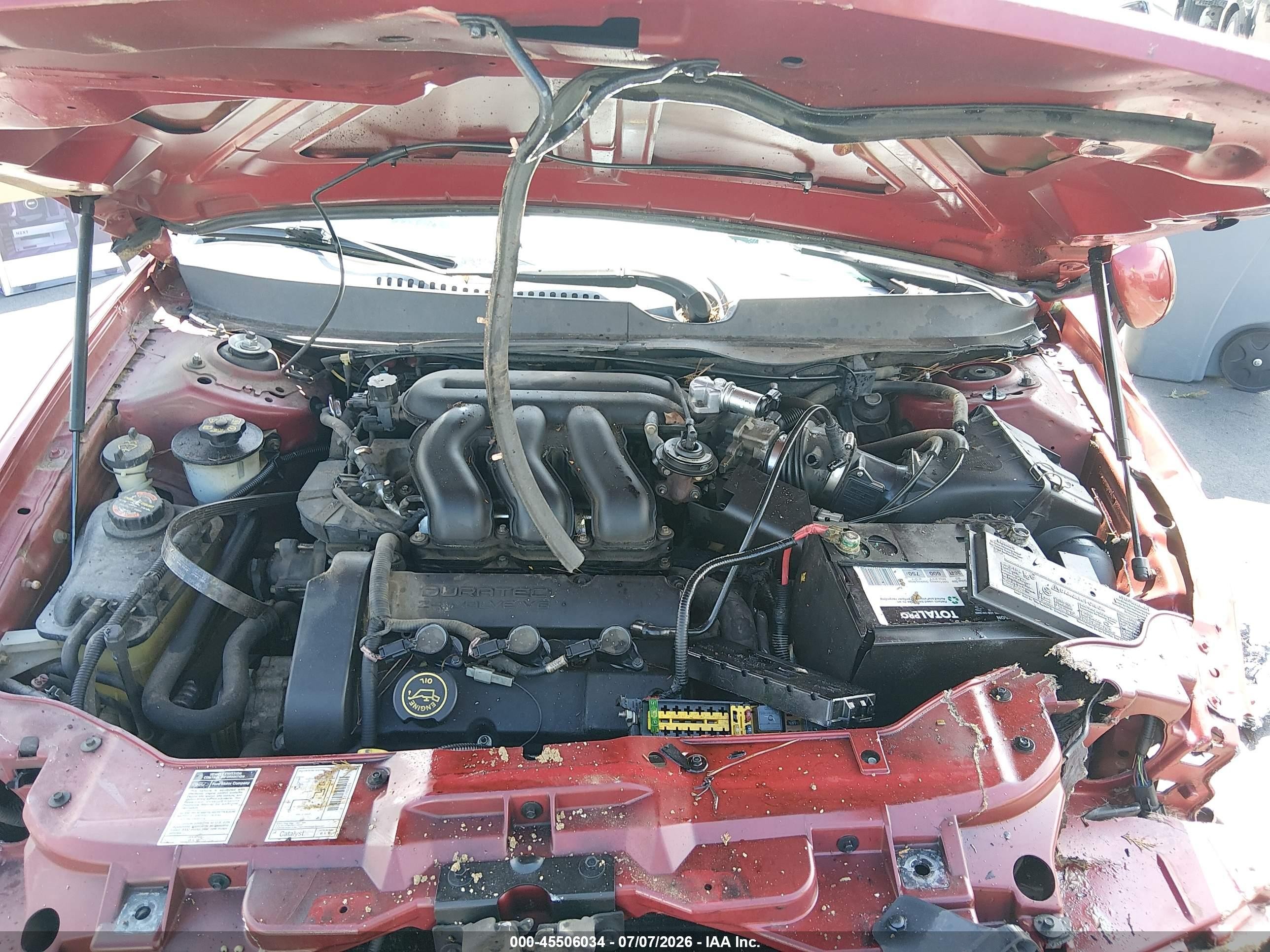 2000 Ford Taurus Ses Red vin: 1FAFP55S8YA184094
