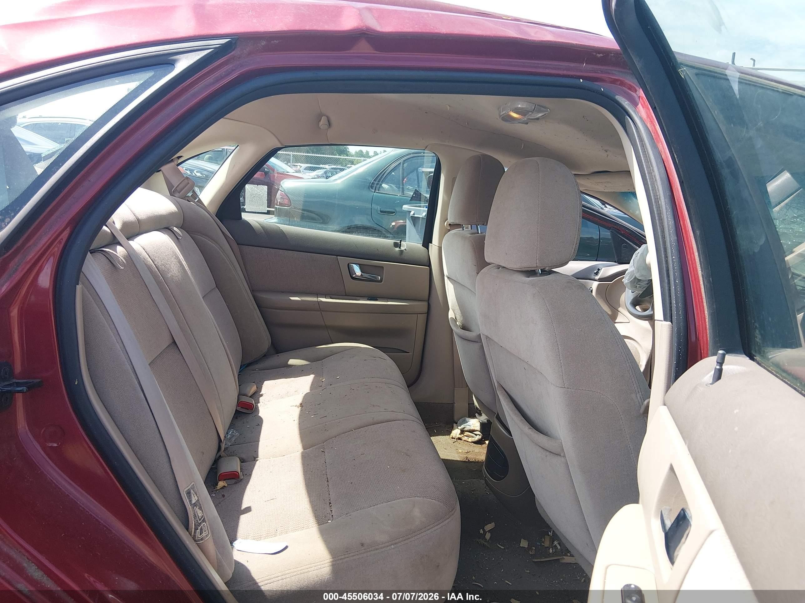 2000 Ford Taurus Ses Red vin: 1FAFP55S8YA184094