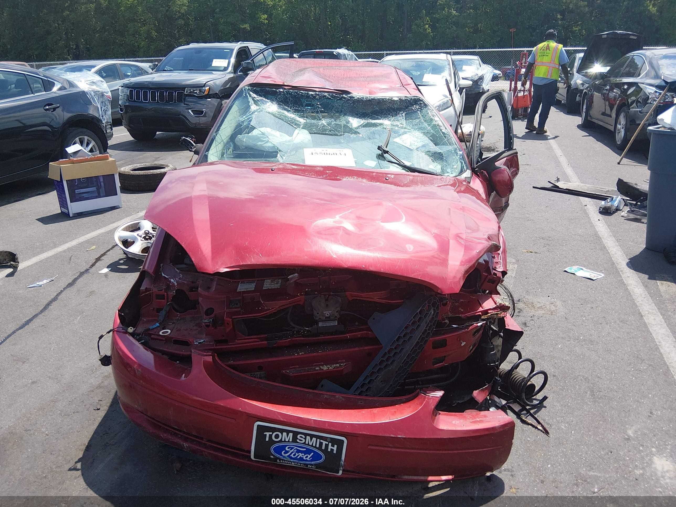 2000 Ford Taurus Ses Red vin: 1FAFP55S8YA184094