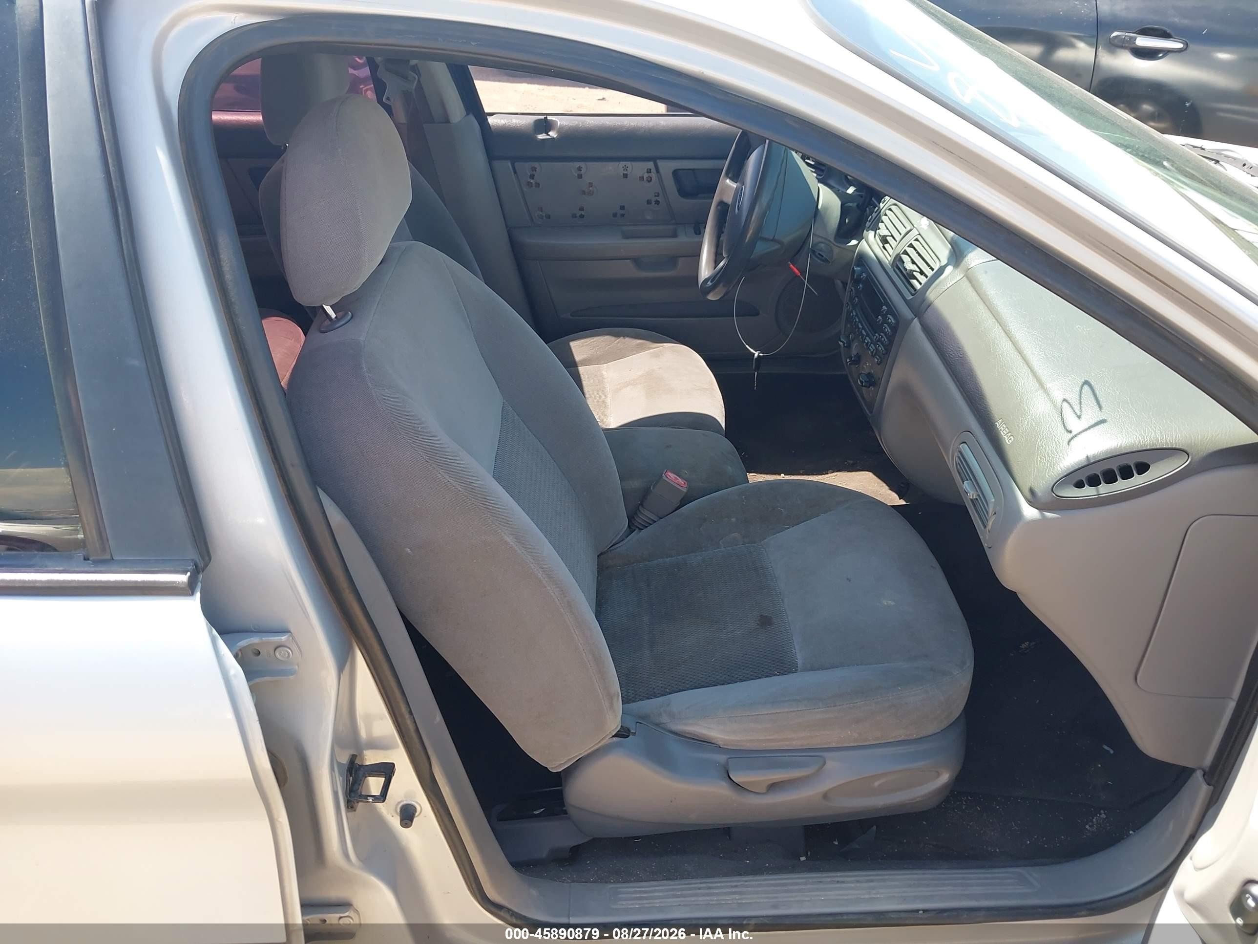 2004 Ford Taurus Ses Серебряный vin: 1FAFP55S94G159633