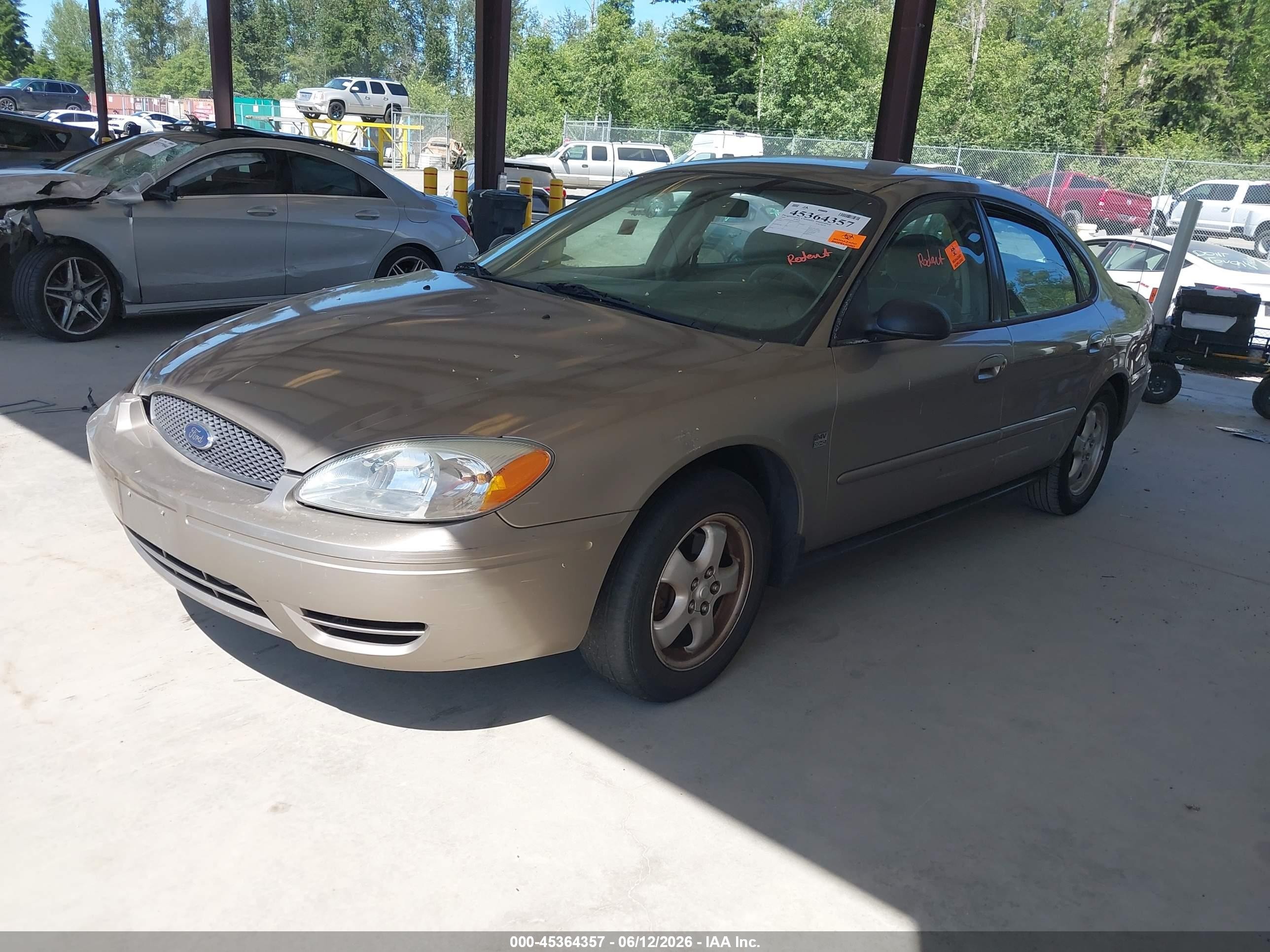 2004 Ford Taurus Ses Желто-коричневый vin: 1FAFP55S94G196584