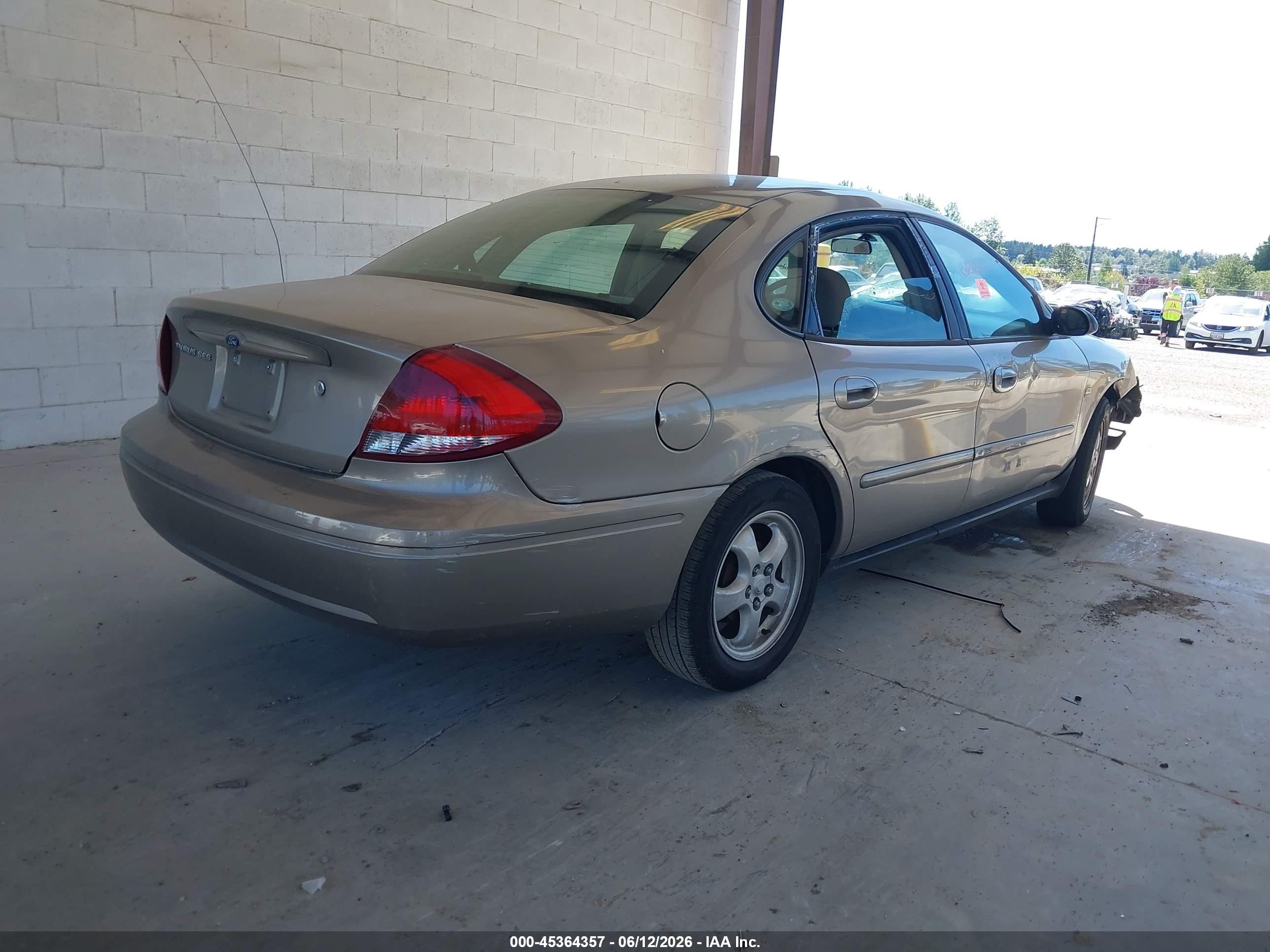 2004 Ford Taurus Ses Желто-коричневый vin: 1FAFP55S94G196584