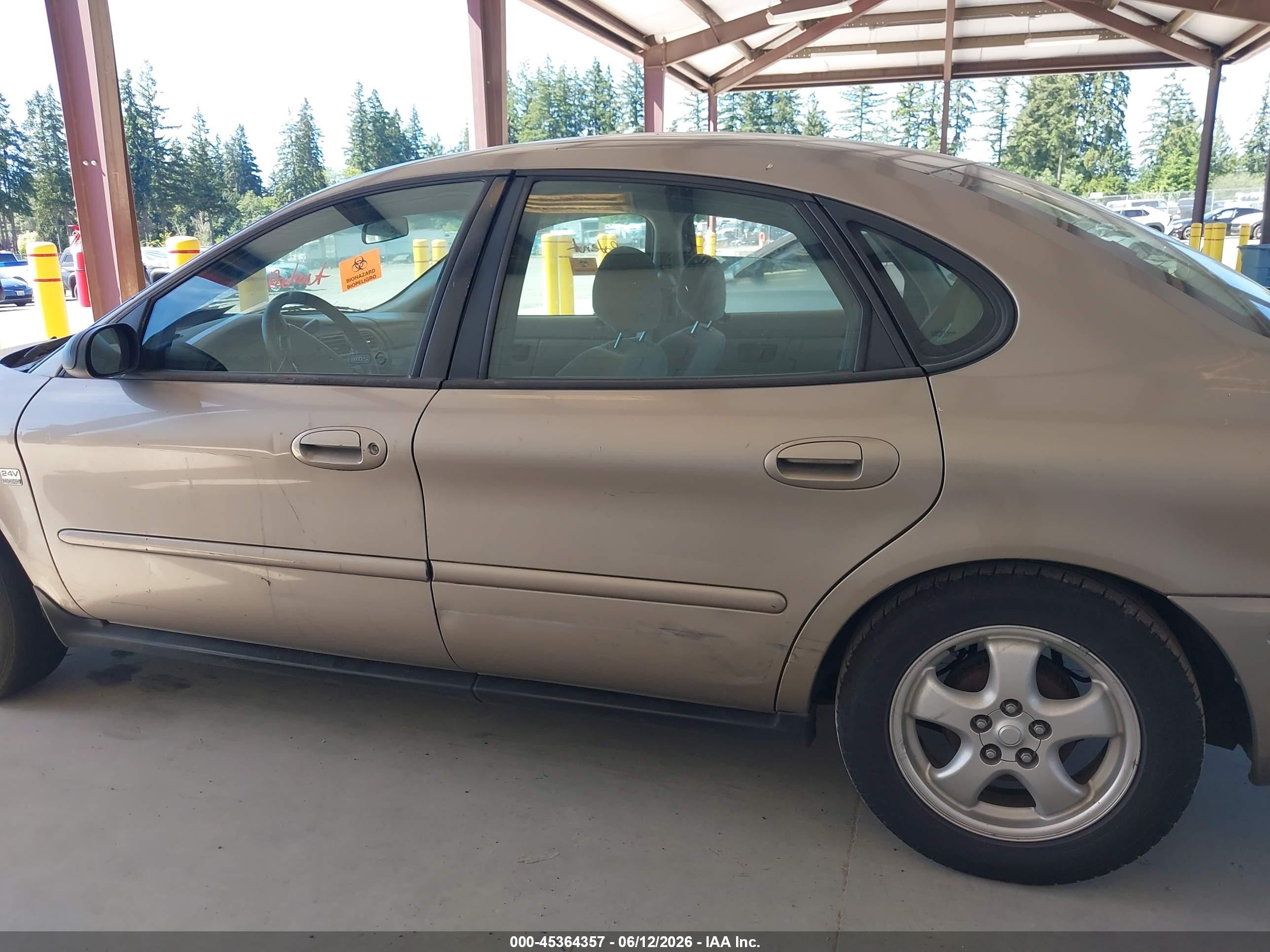 2004 Ford Taurus Ses Желто-коричневый vin: 1FAFP55S94G196584