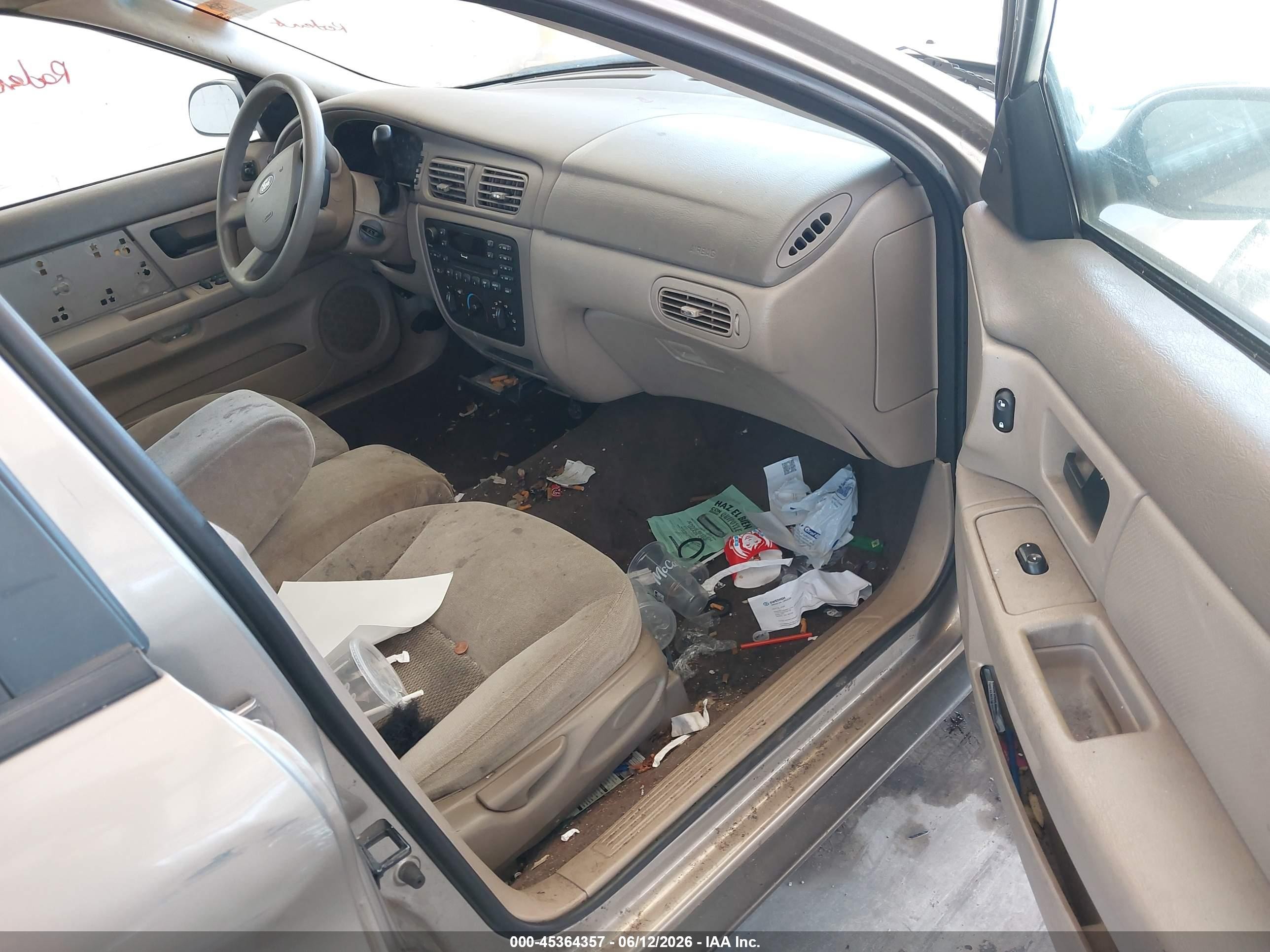 2004 Ford Taurus Ses Желто-коричневый vin: 1FAFP55S94G196584