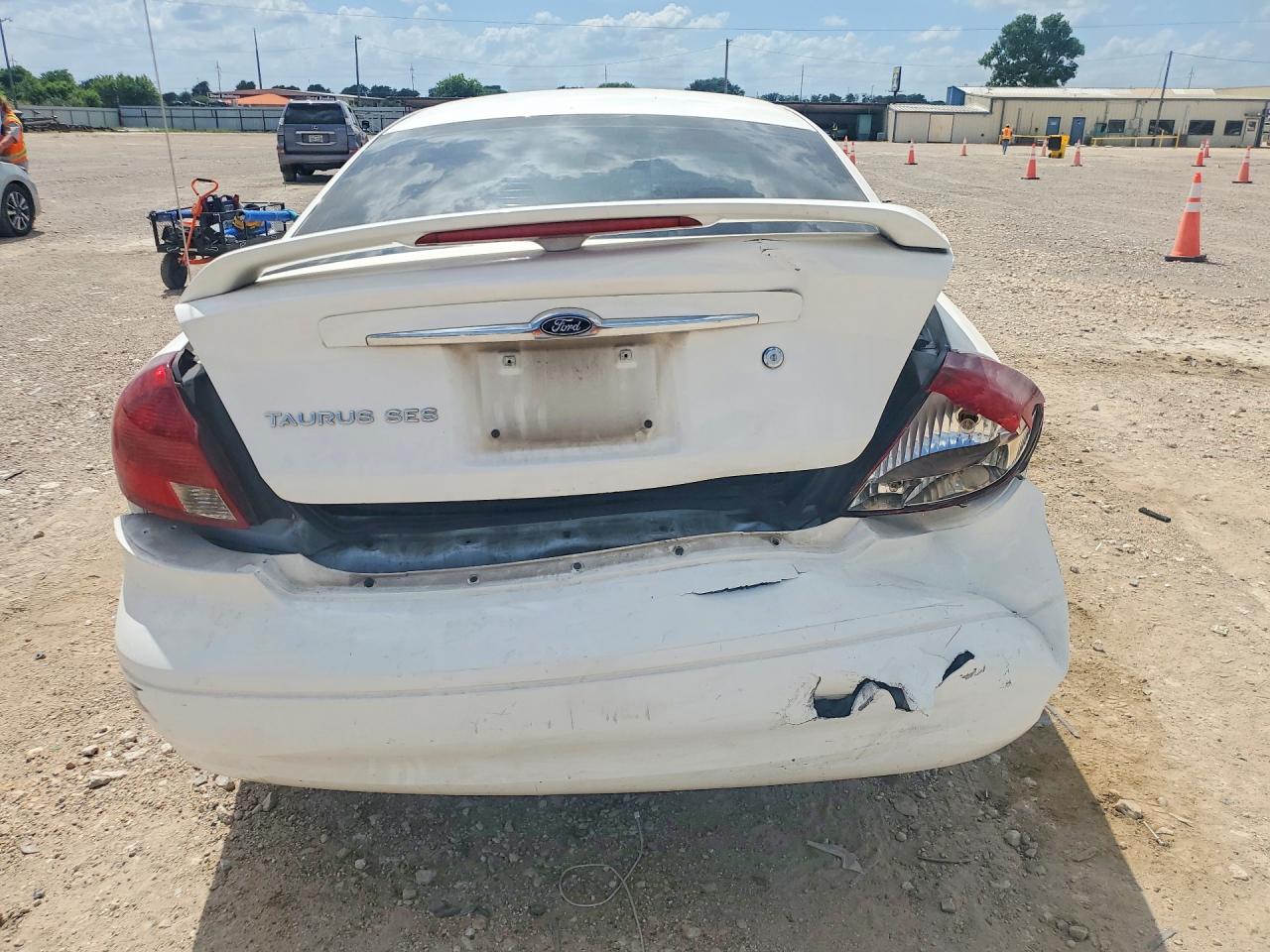 2002 Ford Taurus Ses White vin: 1FAFP55SX2A110652