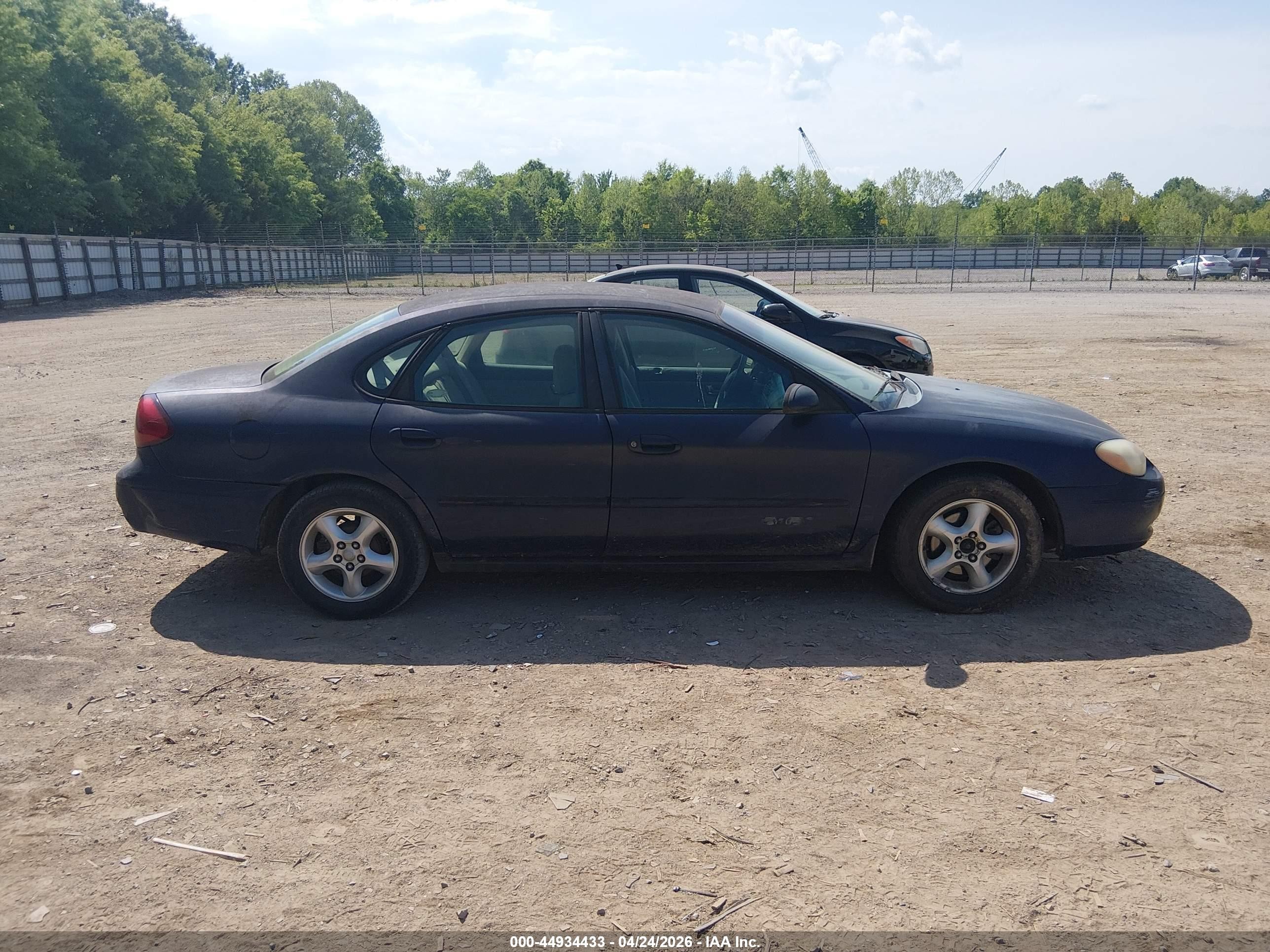 2001 Ford Taurus Ses Blue vin: 1FAFP55U01A125810