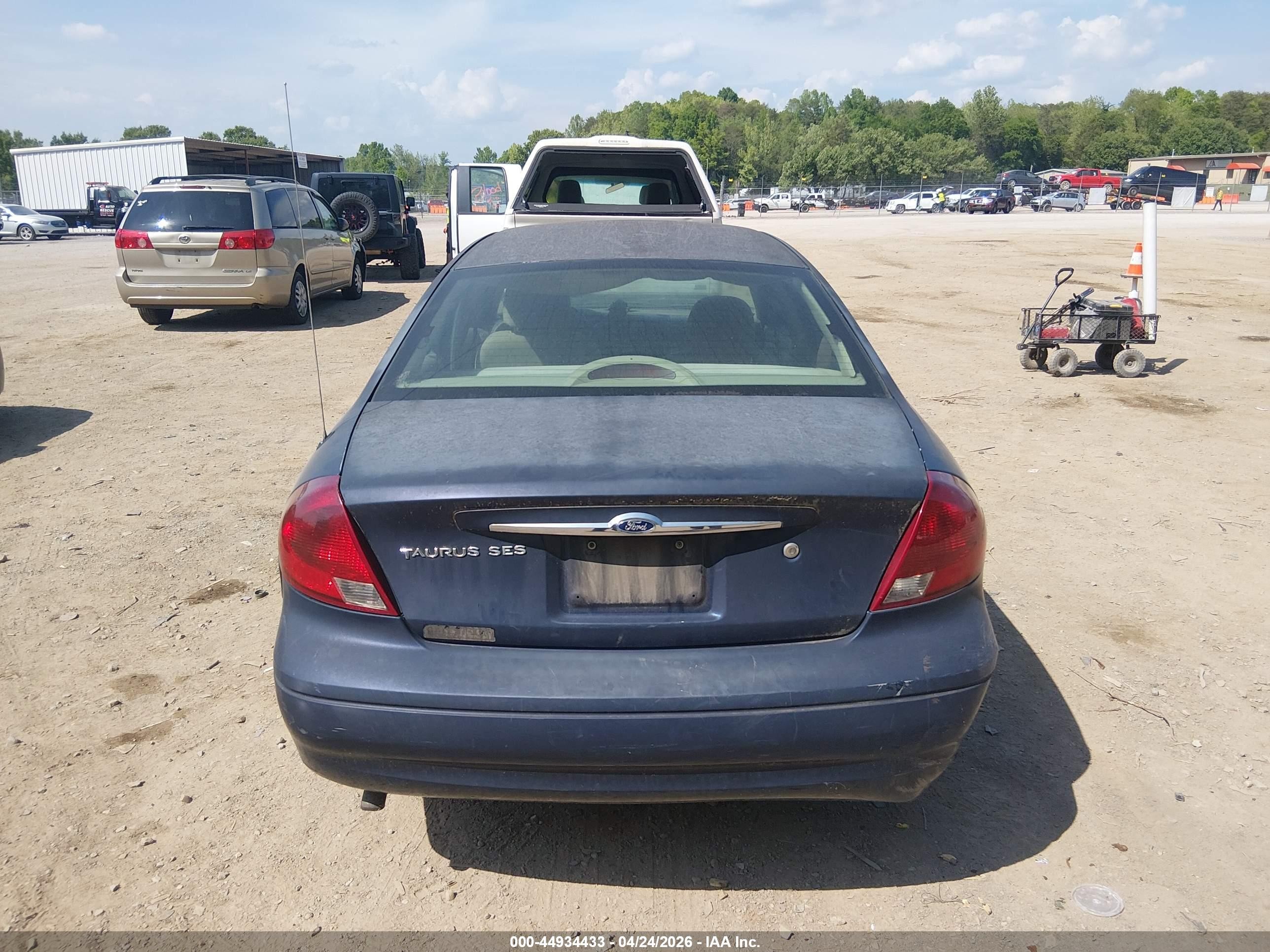 2001 Ford Taurus Ses Blue vin: 1FAFP55U01A125810