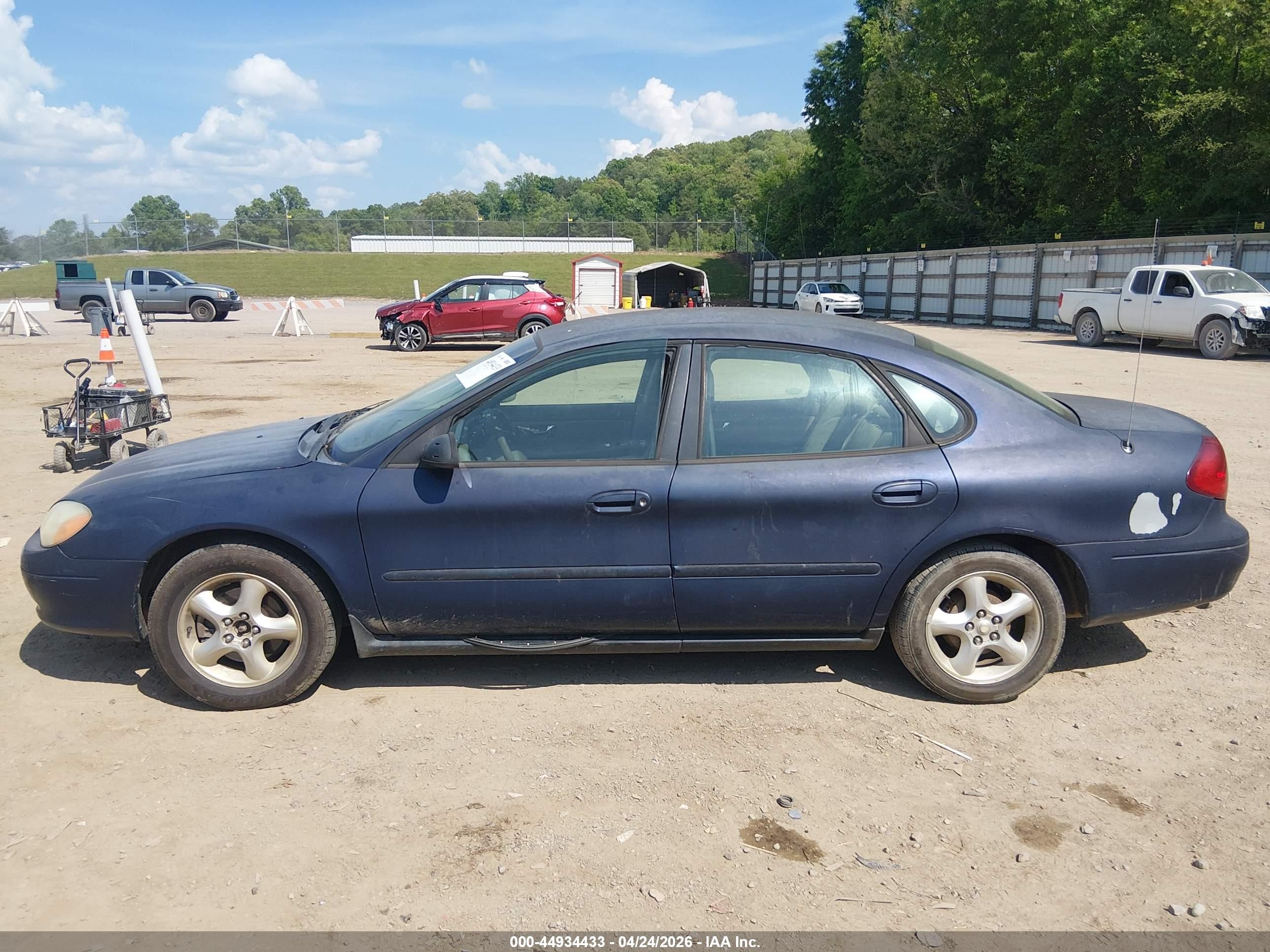 2001 Ford Taurus Ses Blue vin: 1FAFP55U01A125810
