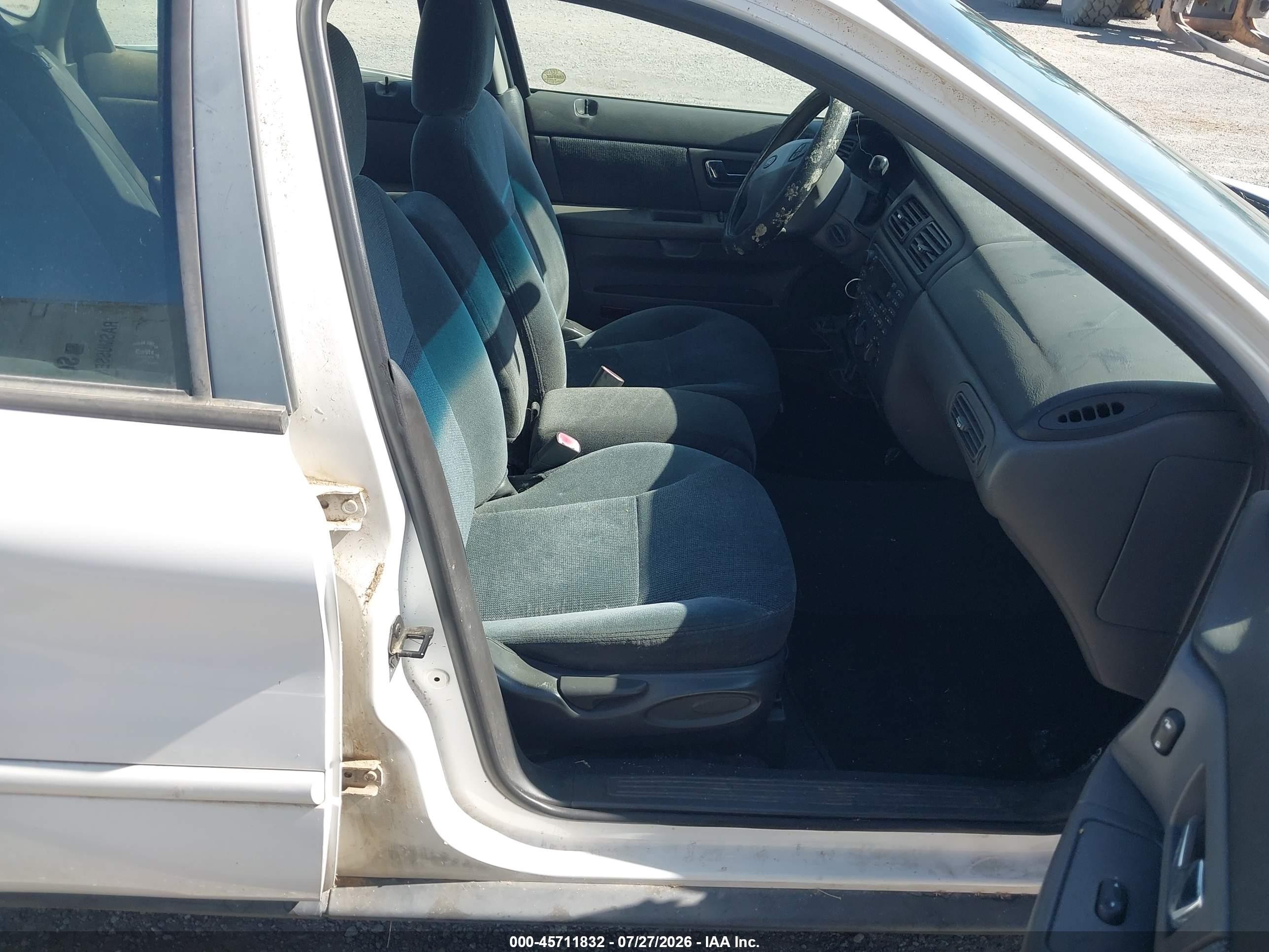2001 Ford Taurus Ses White vin: 1FAFP55U01G114917