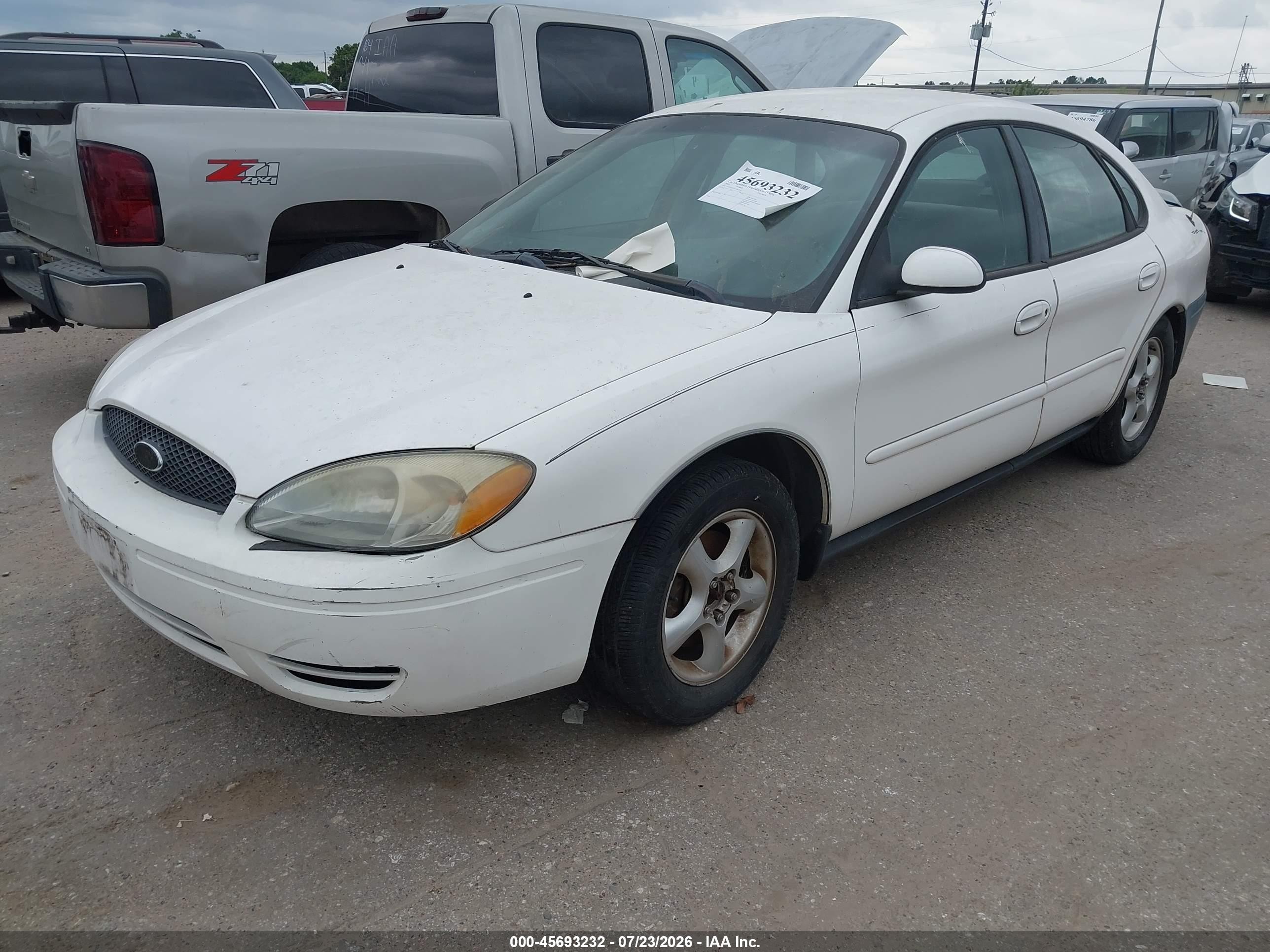 2001 Ford Taurus Ses Белый vin: 1FAFP55U01G262839