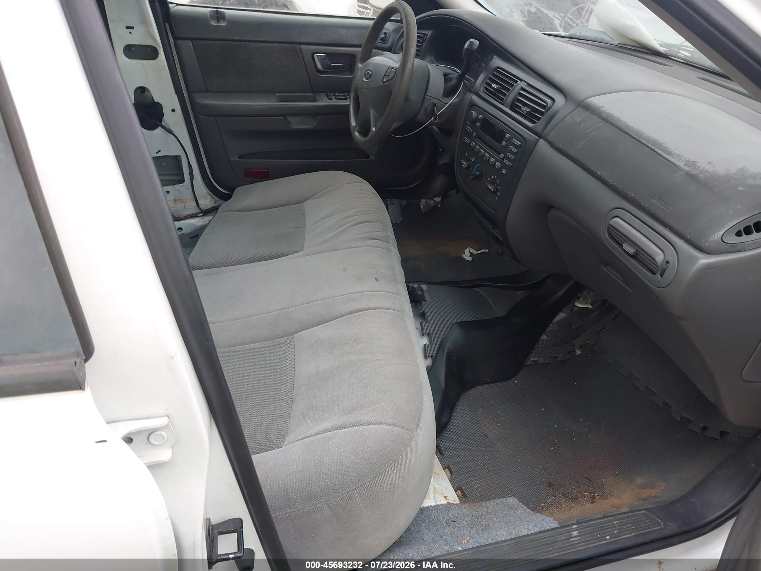 2001 Ford Taurus Ses Белый vin: 1FAFP55U01G262839