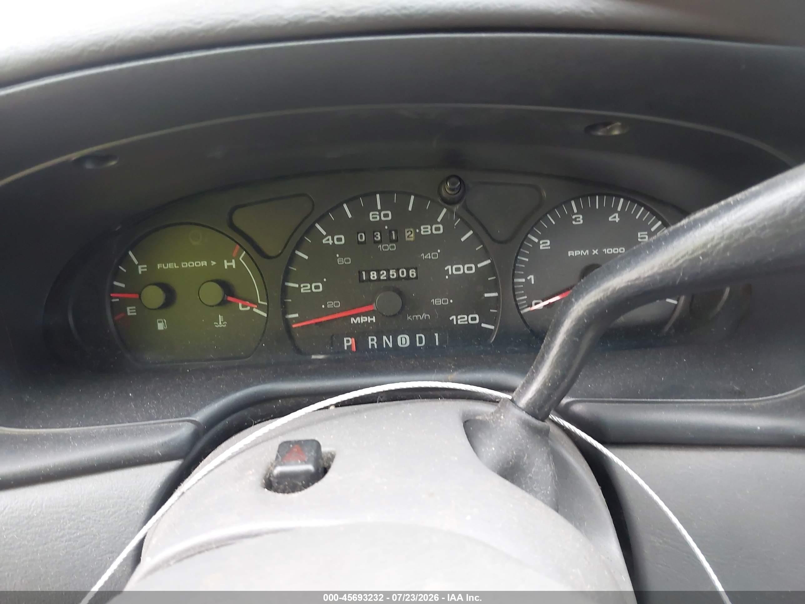 2001 Ford Taurus Ses Белый vin: 1FAFP55U01G262839