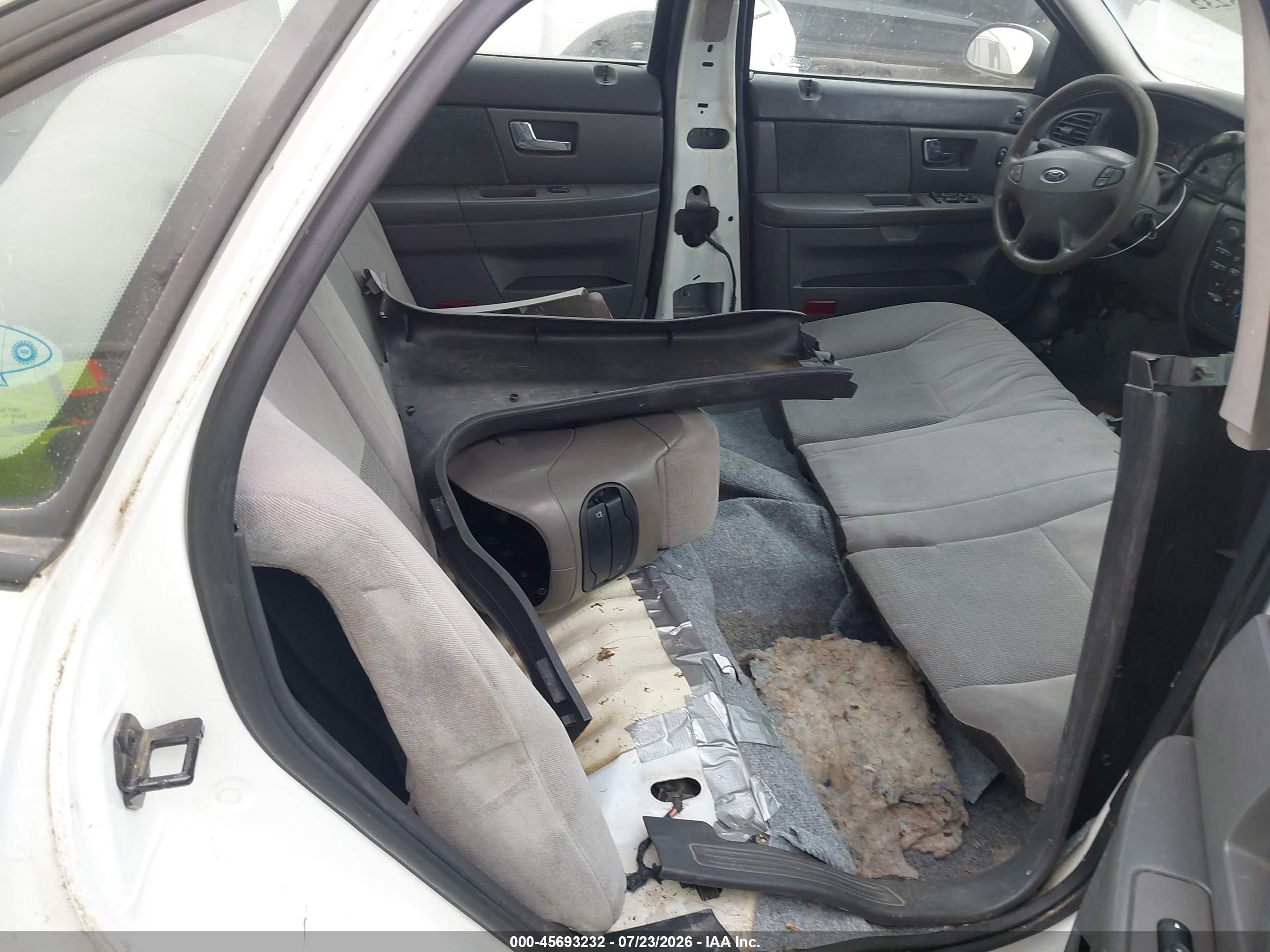 2001 Ford Taurus Ses Белый vin: 1FAFP55U01G262839