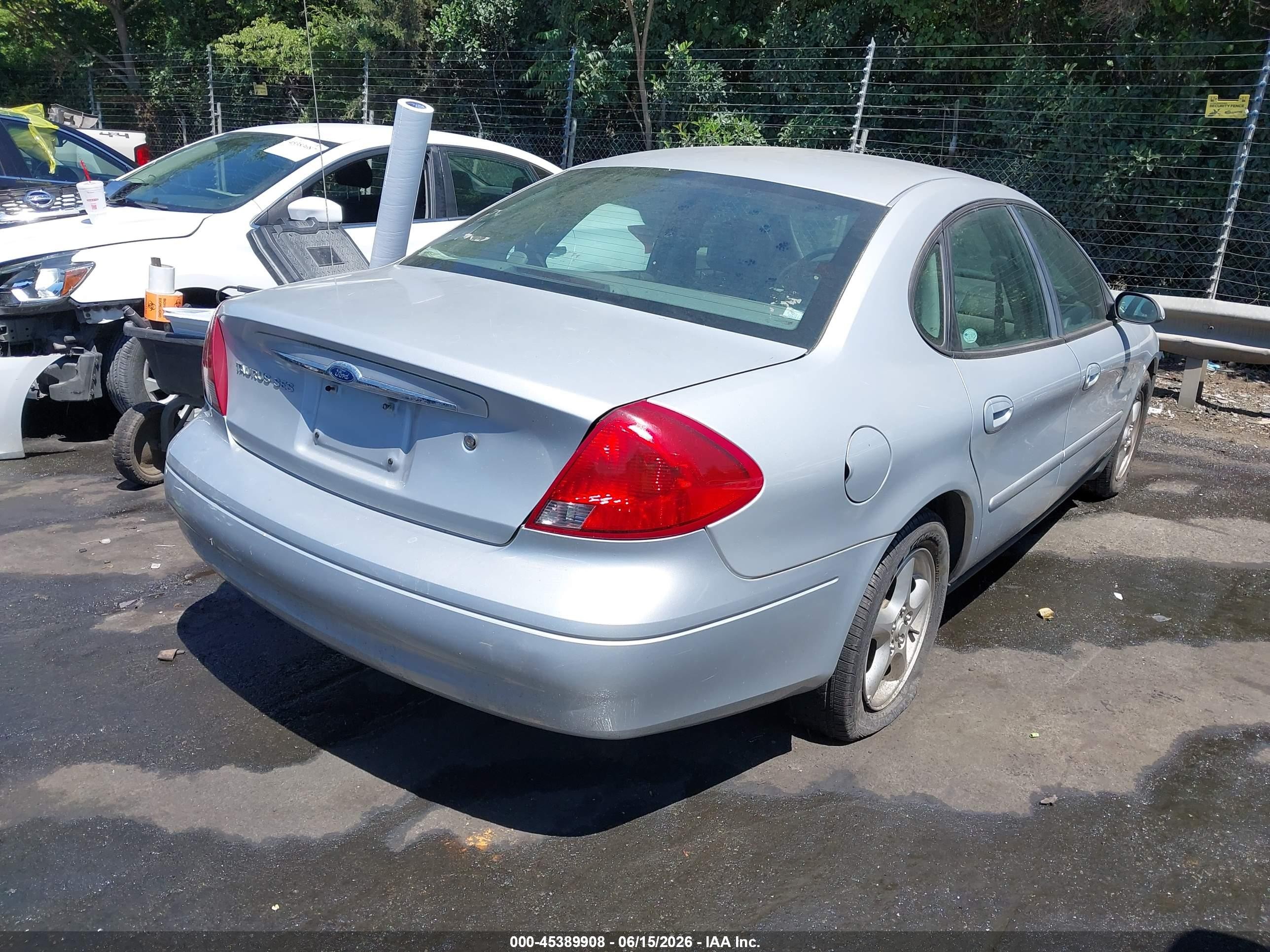 2002 Ford Taurus Ses/ses Standard Silver vin: 1FAFP55U02A256785